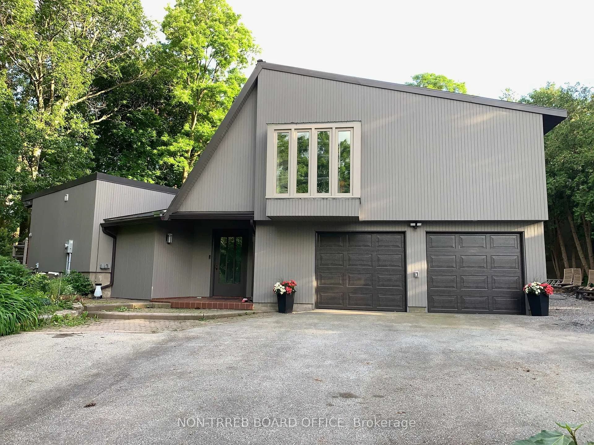Photo 1 of 38 Oak Avenue, Hamilton, Greensville — HOMEH