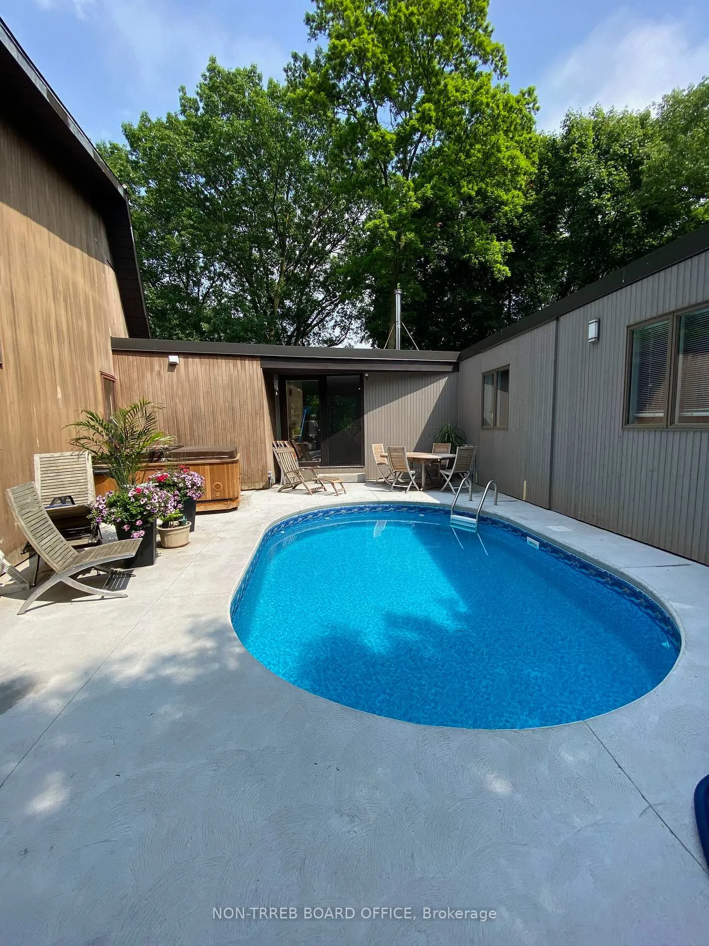 Photo 11 of 38 Oak Avenue, Hamilton, Greensville — HOMEH