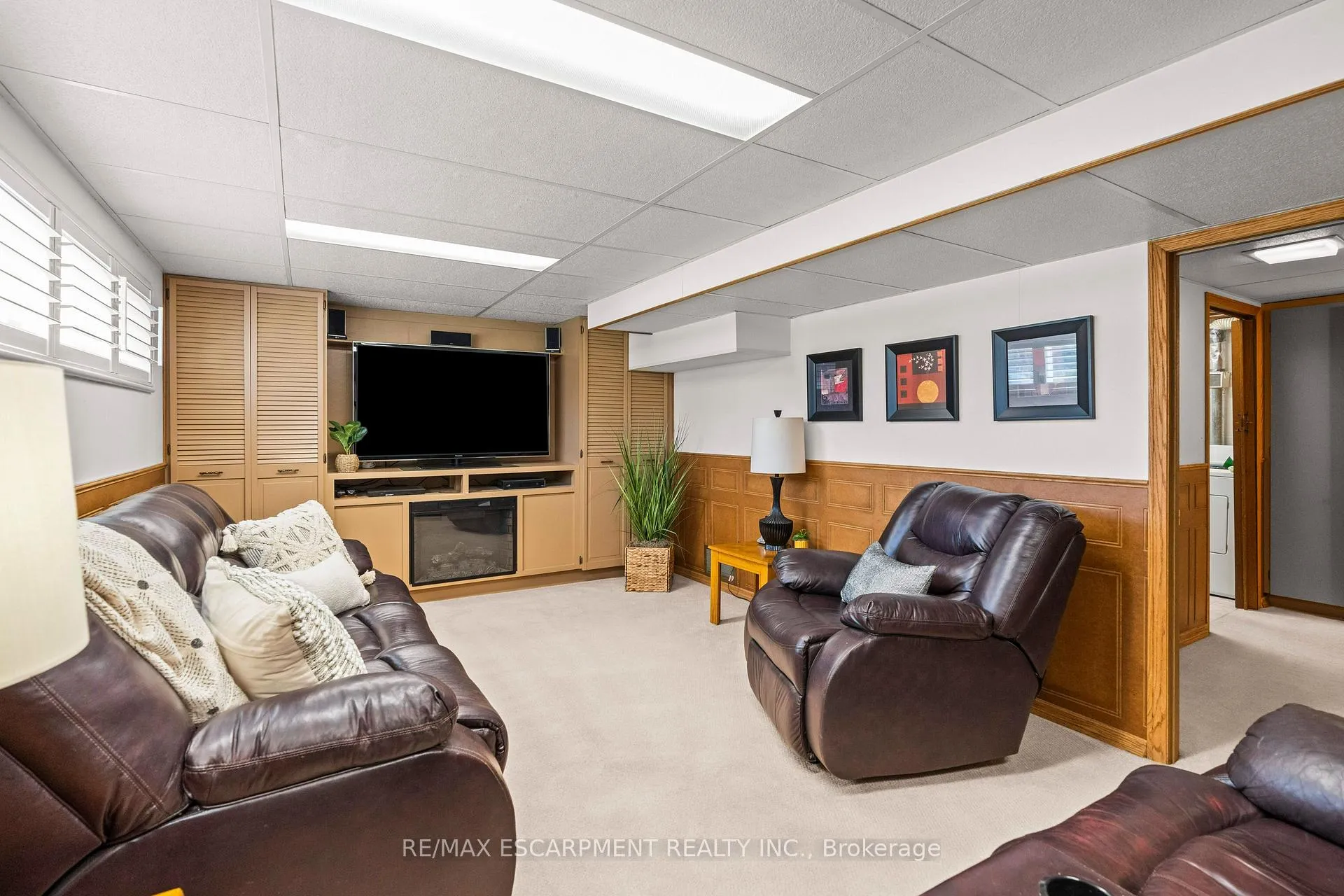 Photo 18 of 77 Hill Crest, Hamilton, Ancaster — HOMEH