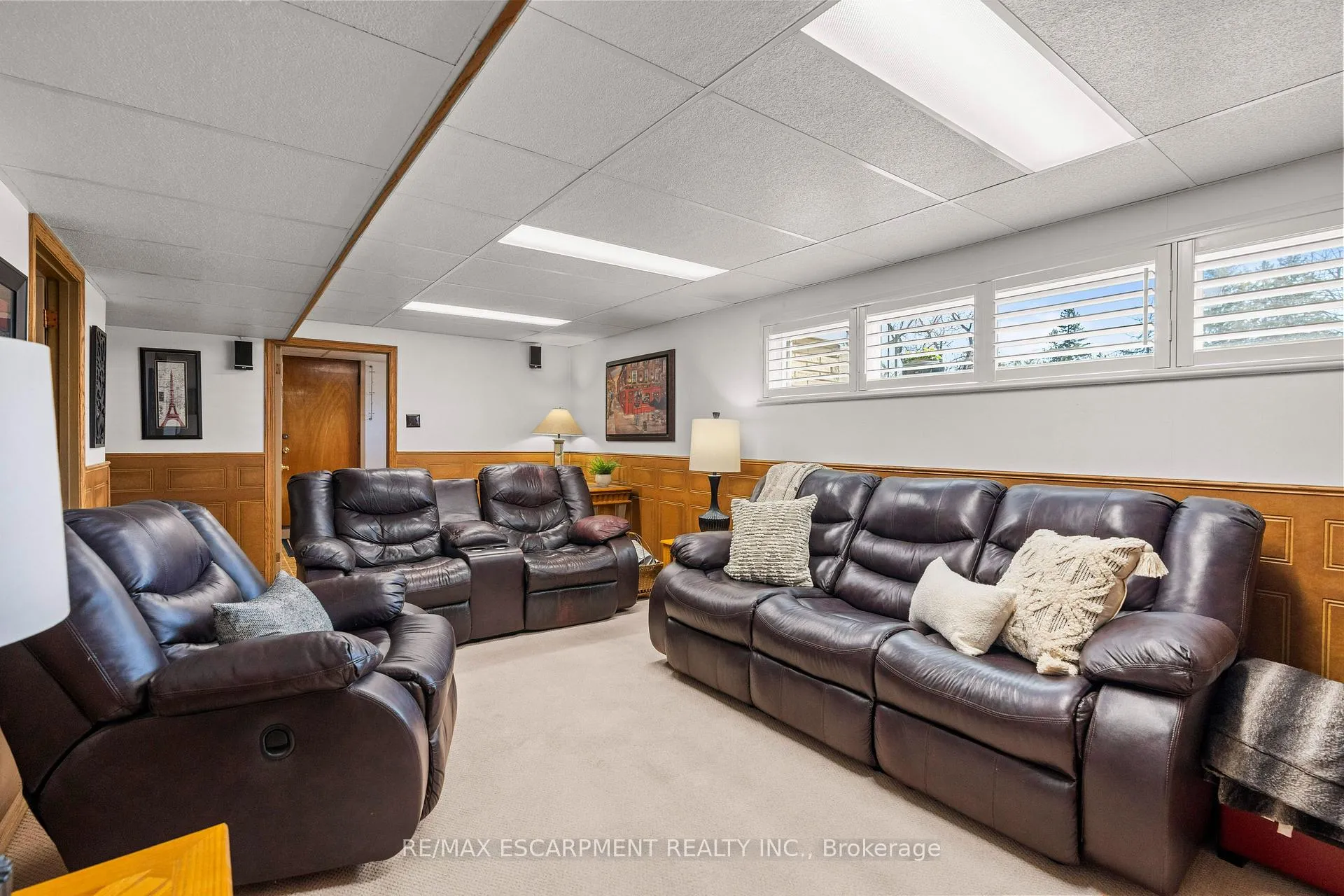 Photo 19 of 77 Hill Crest, Hamilton, Ancaster — HOMEH