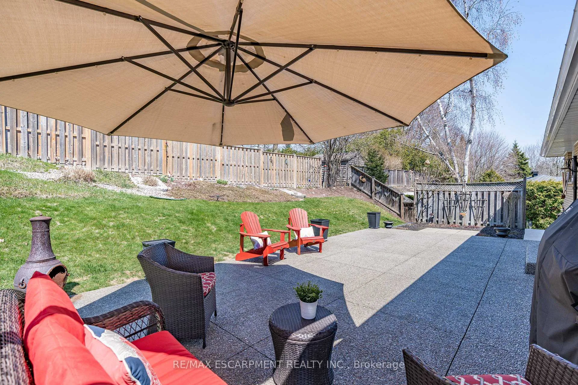 Photo 23 of 77 Hill Crest, Hamilton, Ancaster — HOMEH