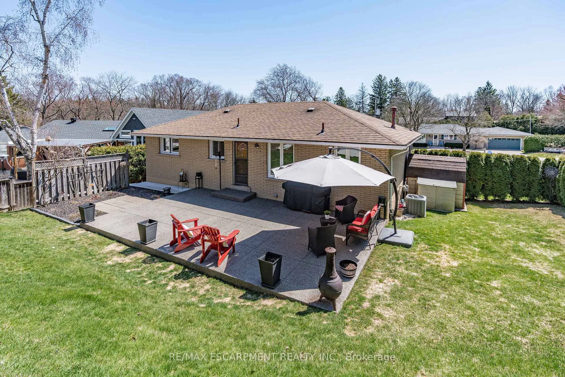 Photo 24 of 77 Hill Crest, Hamilton, Ancaster — HOMEH