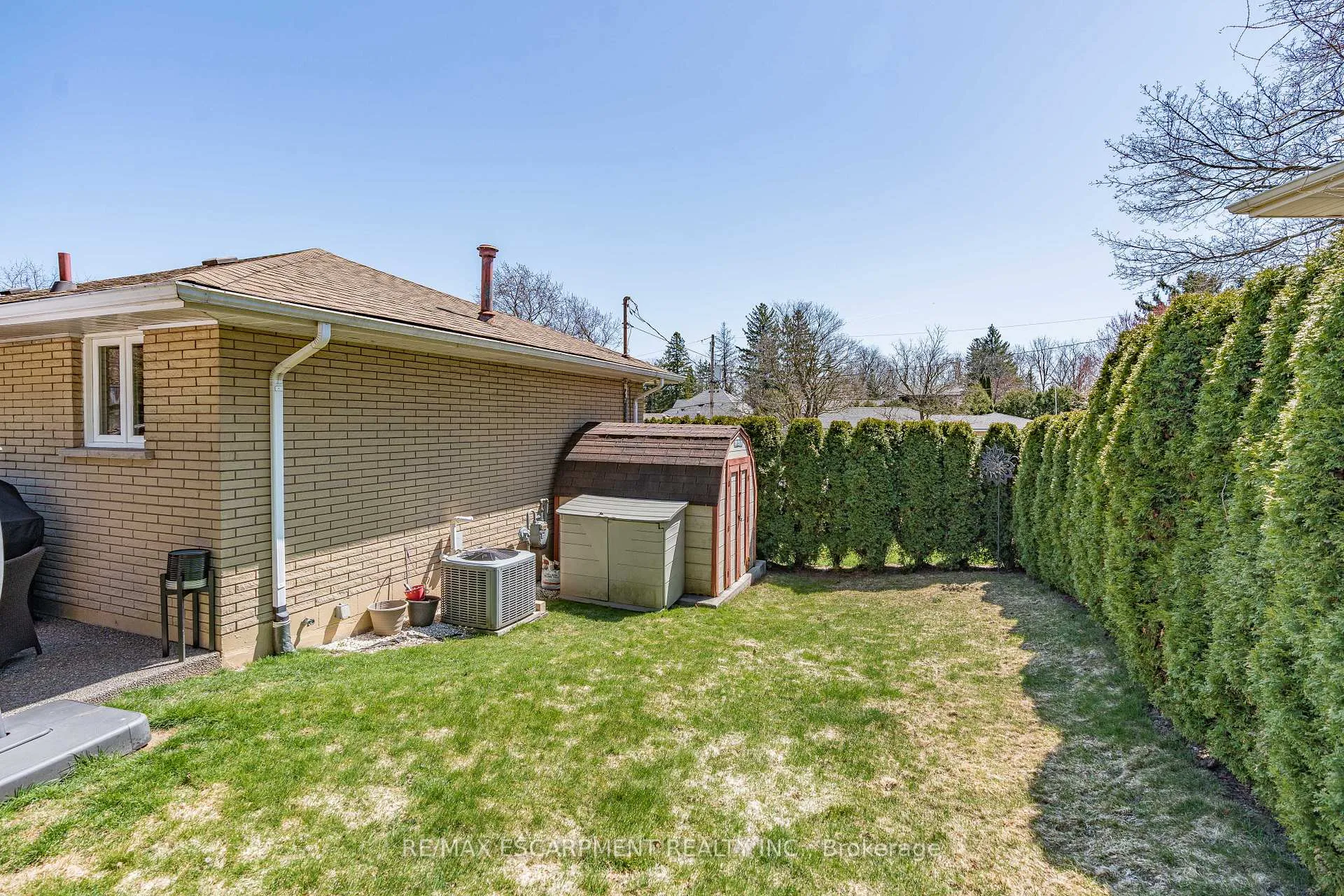 Photo 25 of 77 Hill Crest, Hamilton, Ancaster — HOMEH