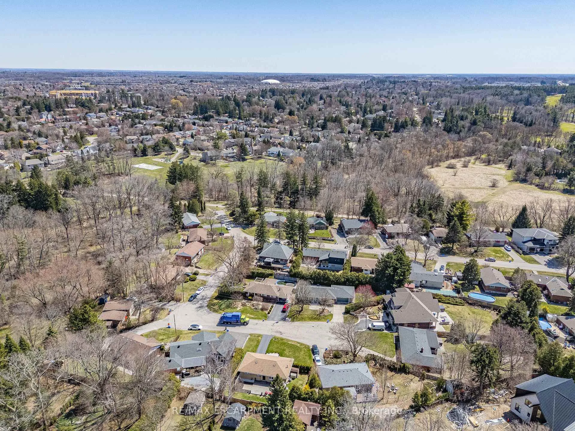 Photo 30 of 77 Hill Crest, Hamilton, Ancaster — HOMEH