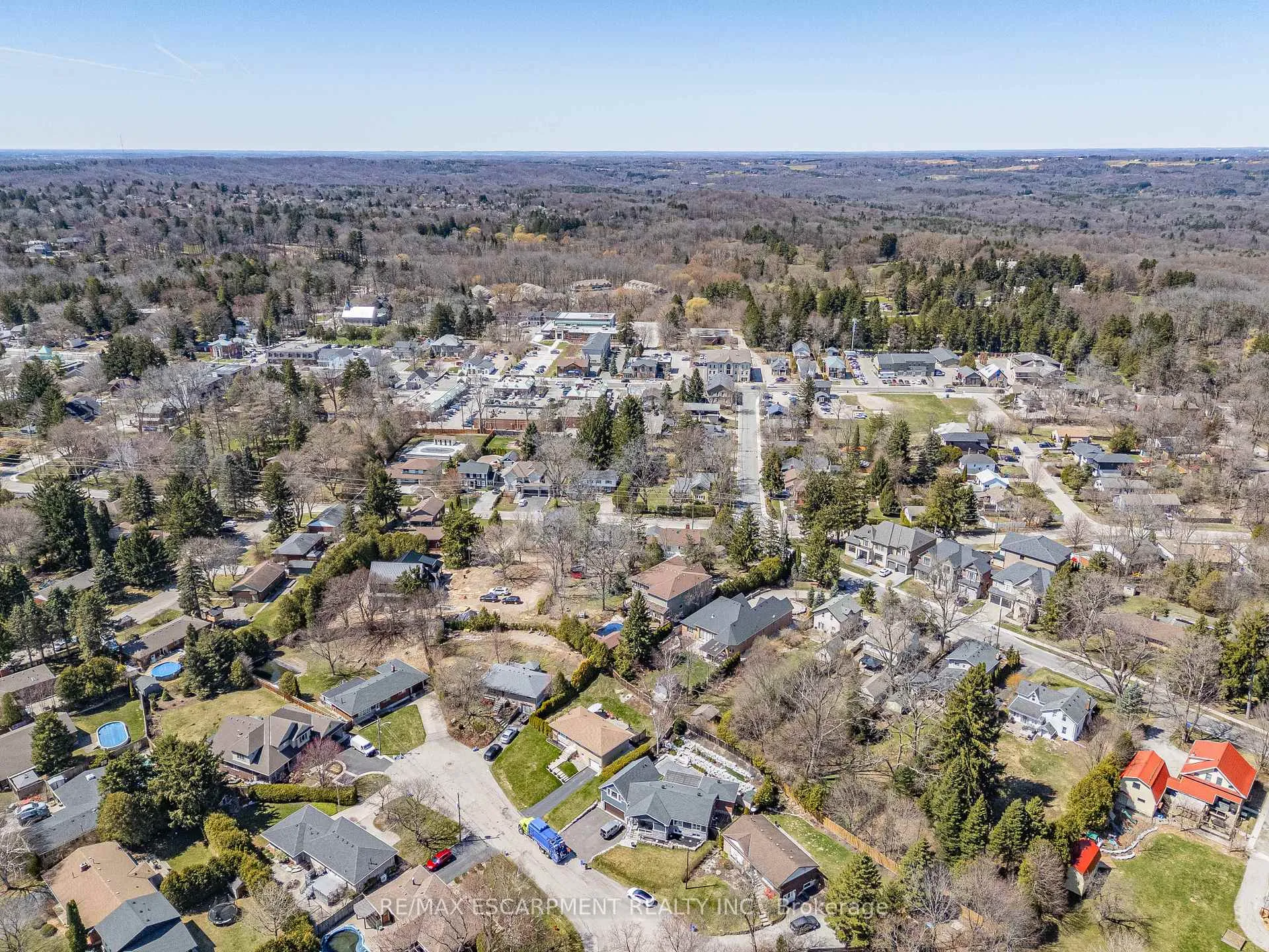 Photo 32 of 77 Hill Crest, Hamilton, Ancaster — HOMEH