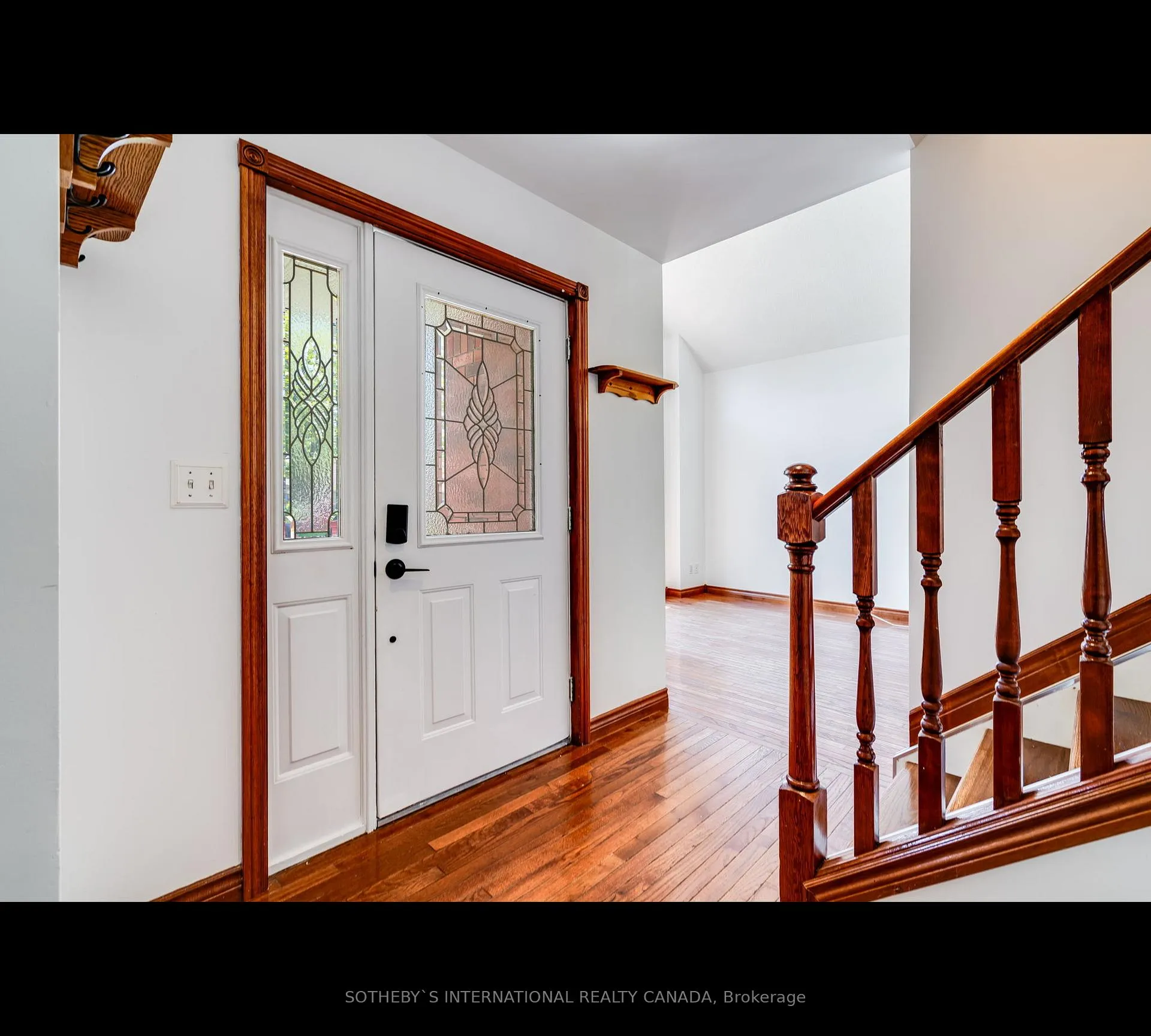 Photo 4 of 43 Eastgrove Crescent, Leamington — HOMEH
