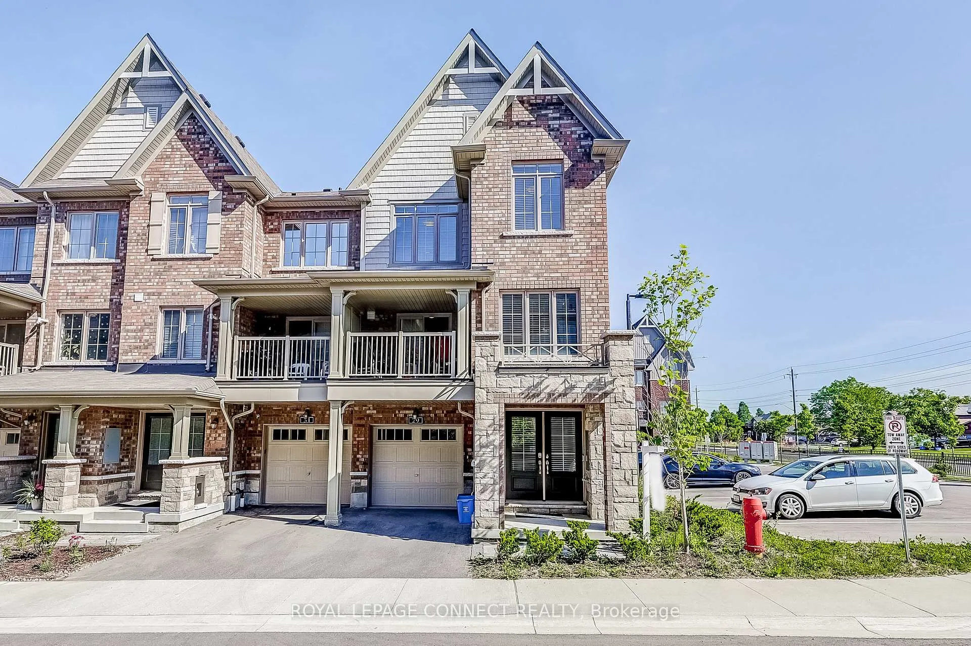 Photo 2 of 29 Mappin Way, Whitby, Rolling Acres — HOMEH