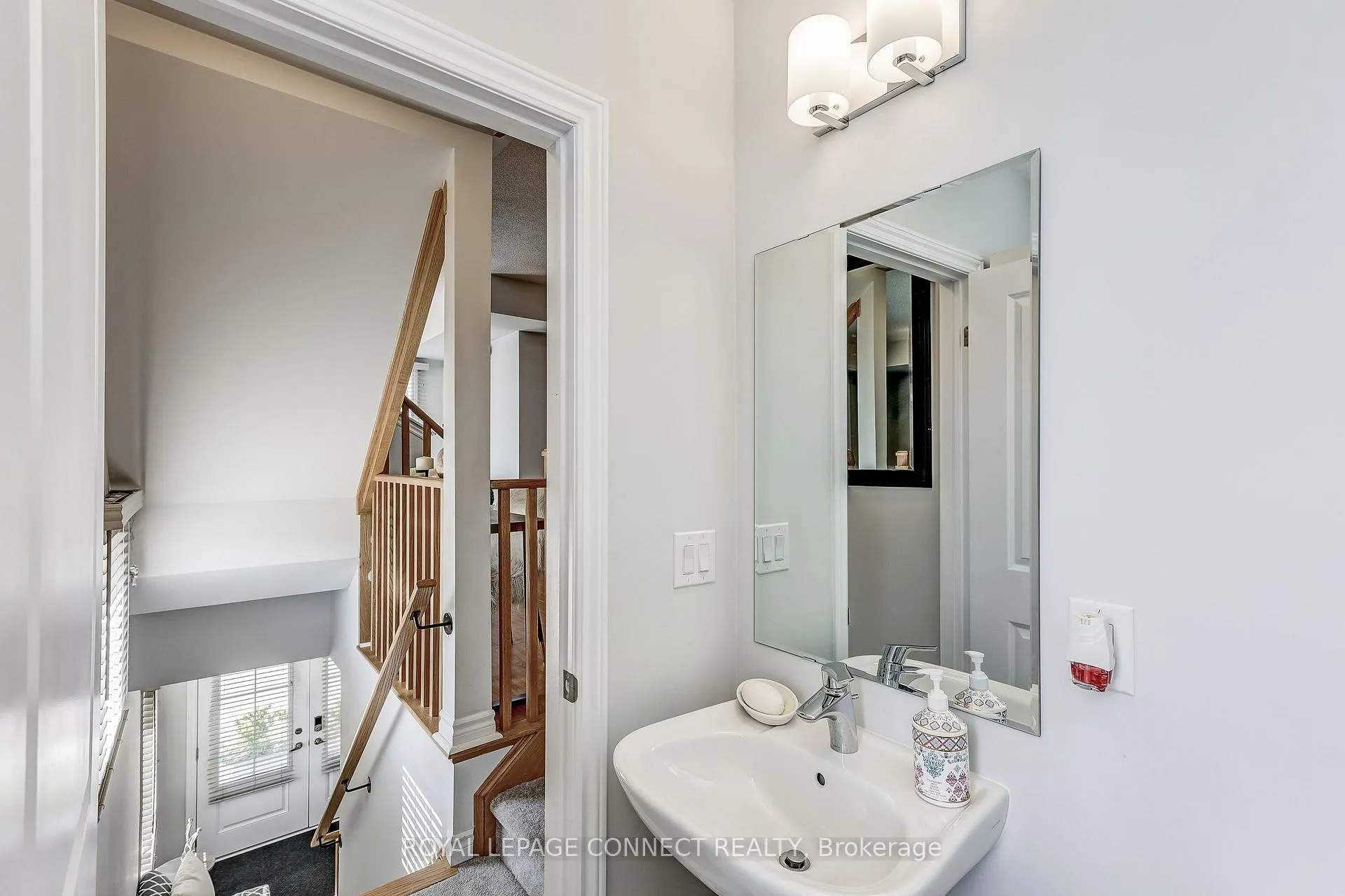 Photo 9 of 29 Mappin Way, Whitby, Rolling Acres — HOMEH