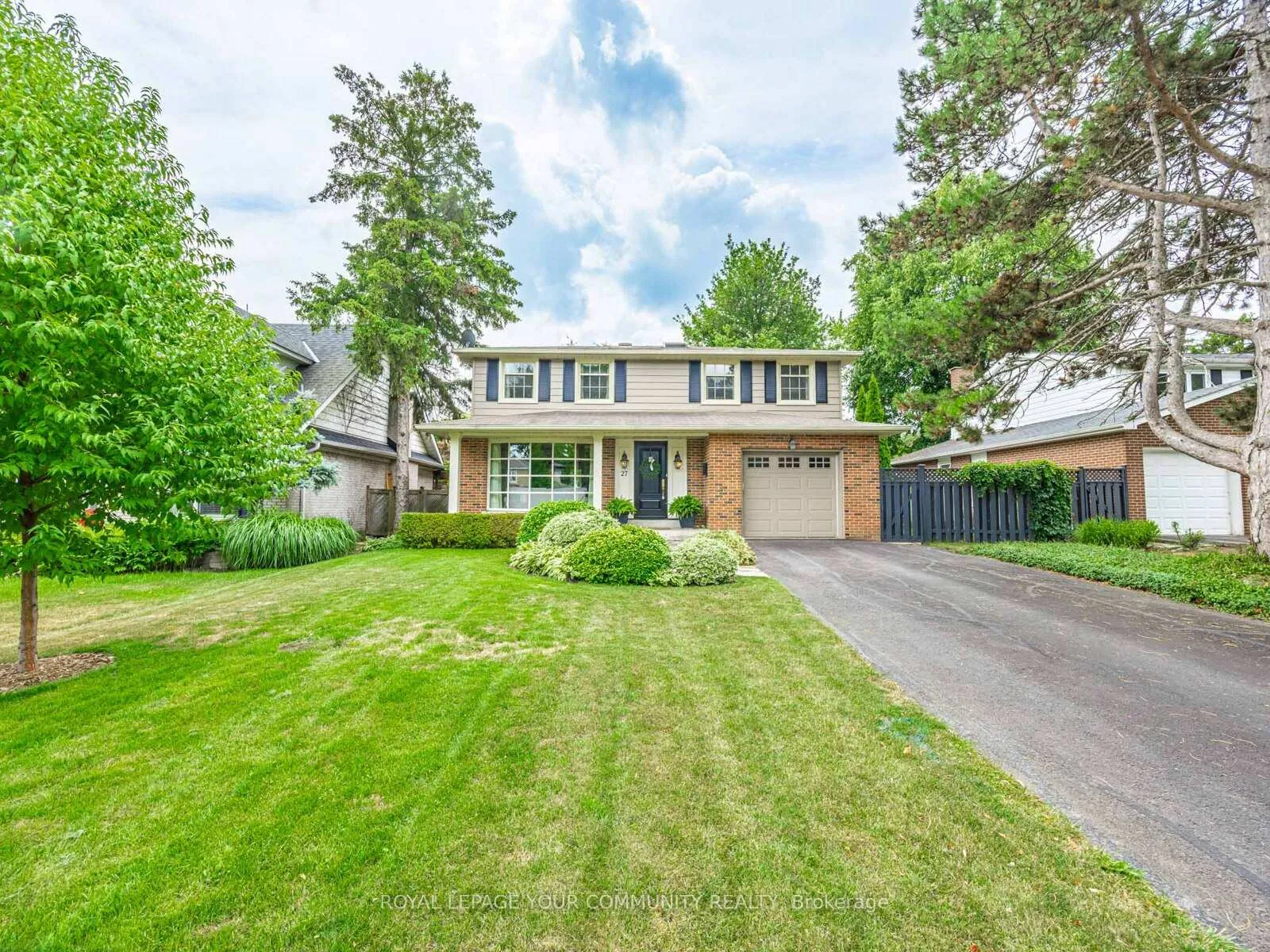 Photo 2 of 27 Wild Cherry Lane, Markham, Royal Orchard — HOMEH