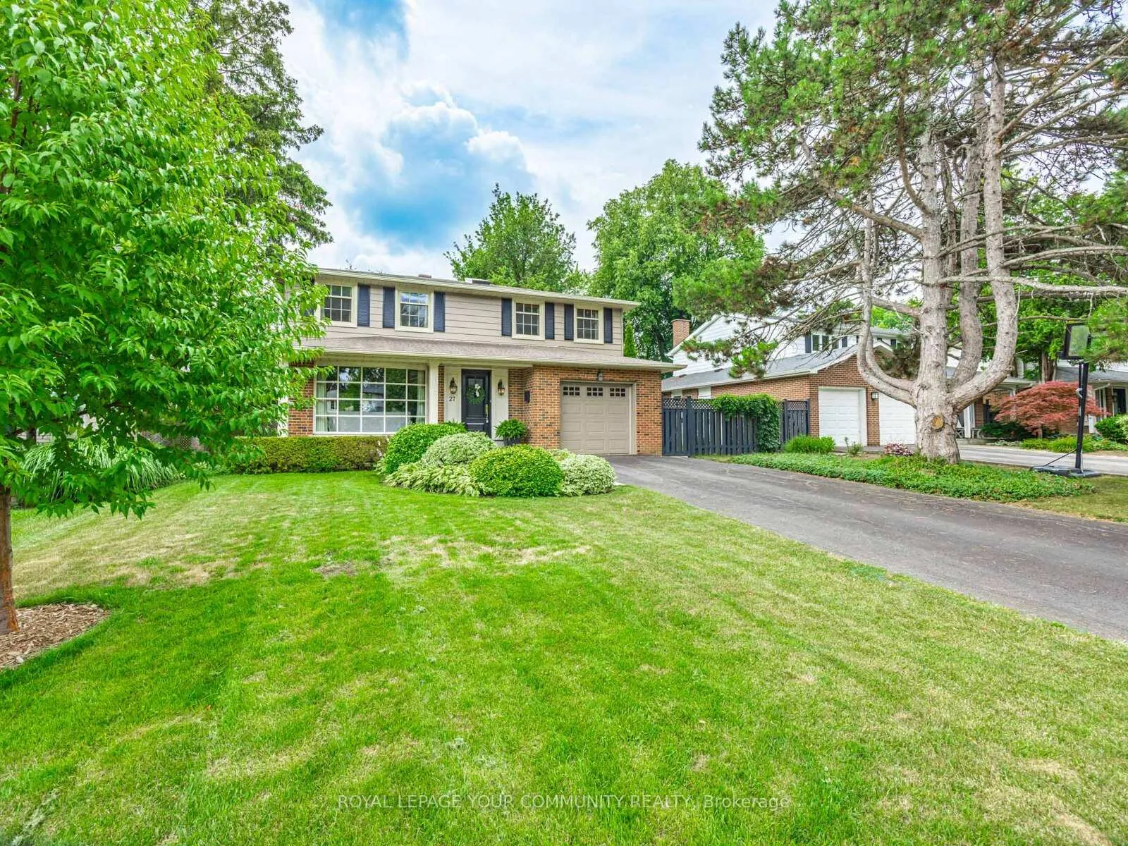Photo 4 of 27 Wild Cherry Lane, Markham, Royal Orchard — HOMEH