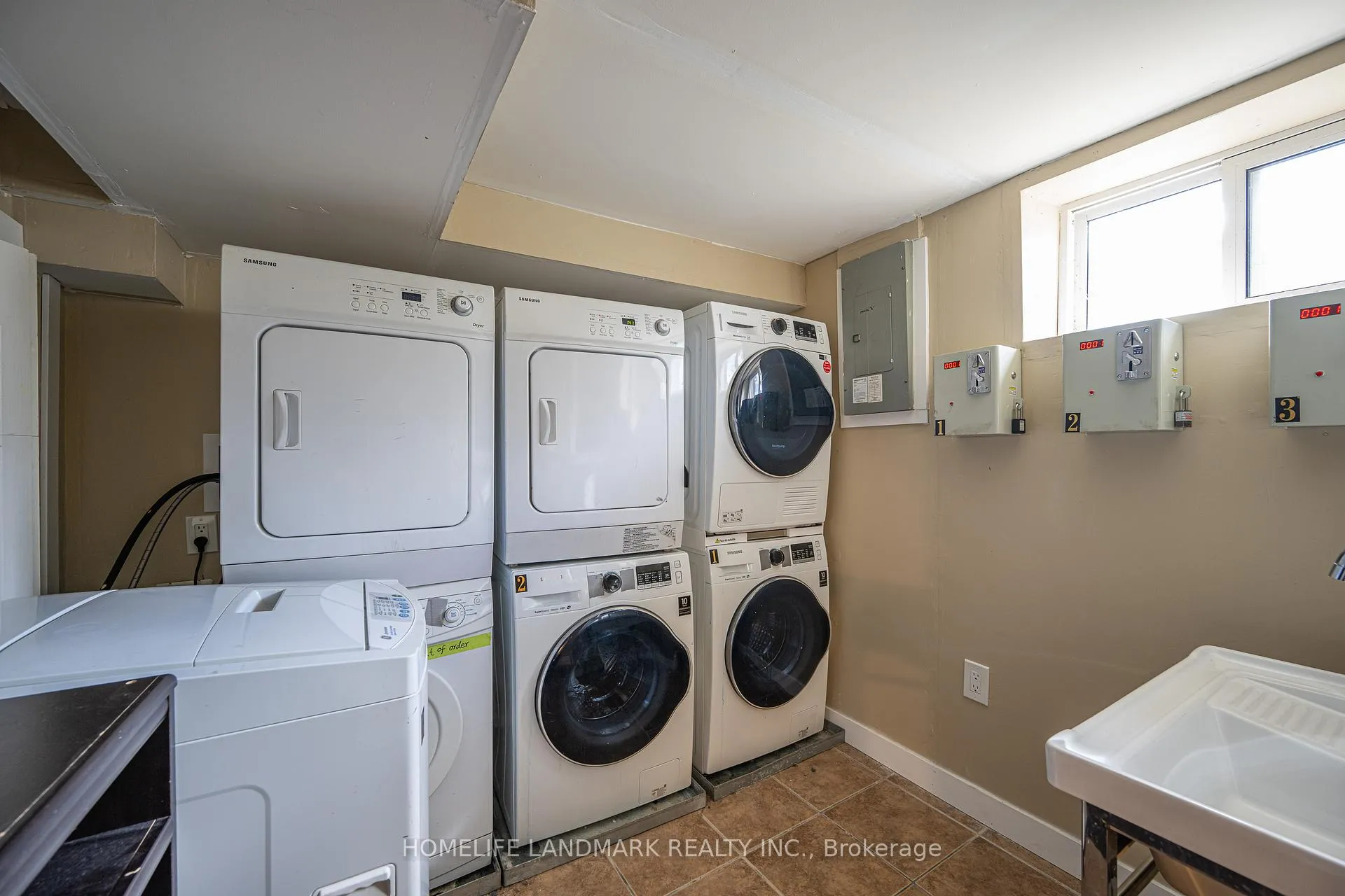 Photo 8 of 151 University Avenue E, Waterloo — HOMEH