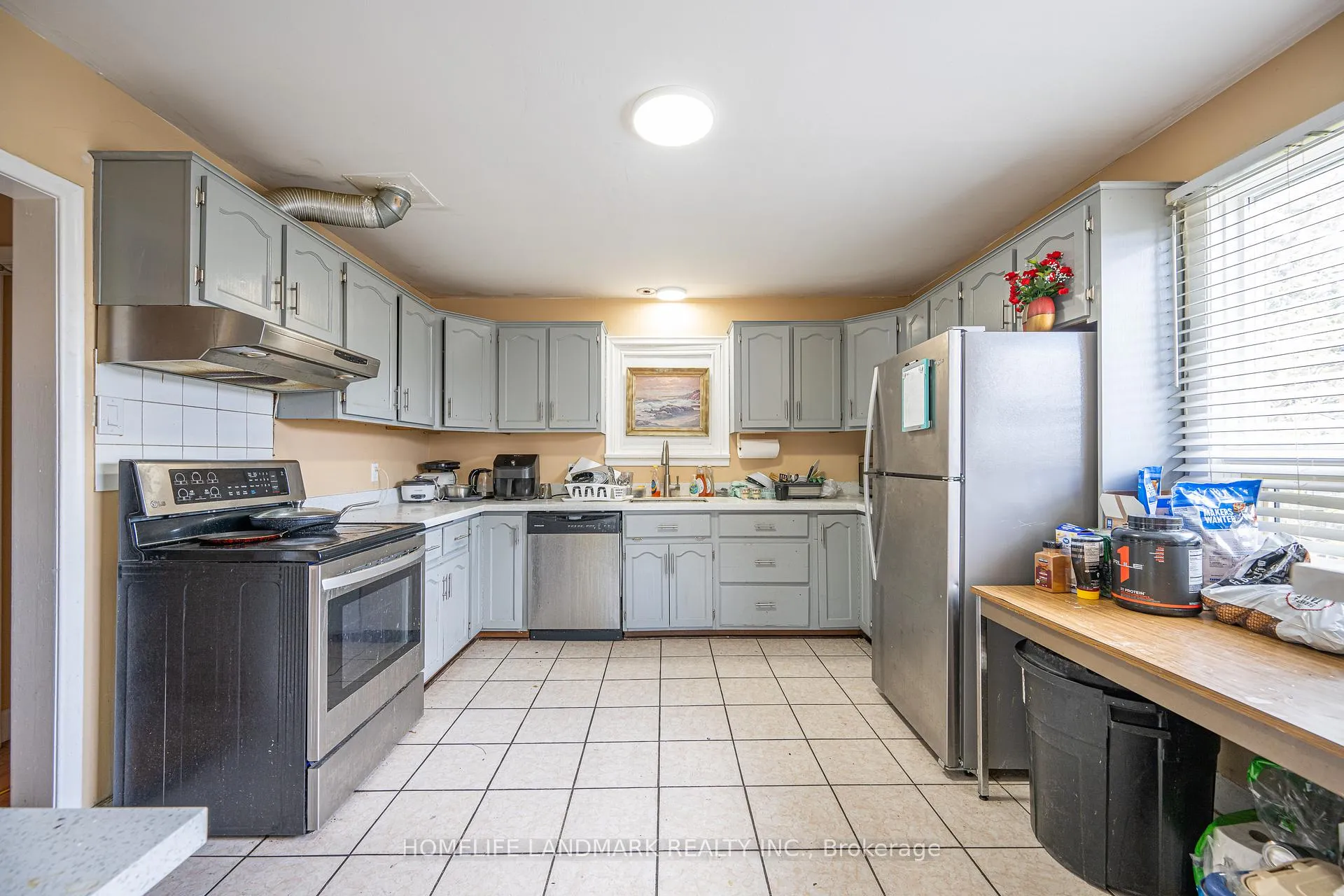 Photo 10 of 151 University Avenue E, Waterloo — HOMEH