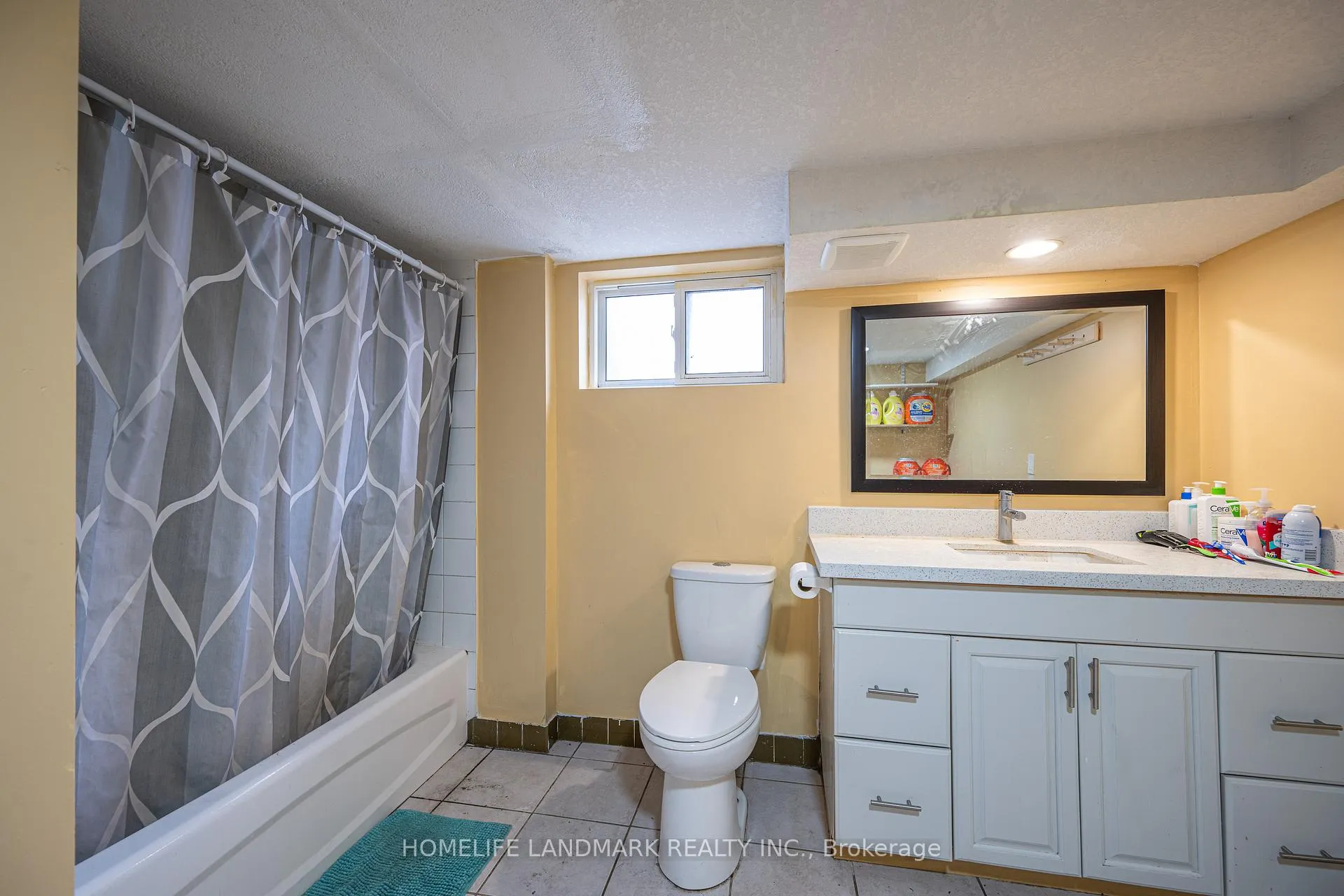 Photo 13 of 151 University Avenue E, Waterloo — HOMEH
