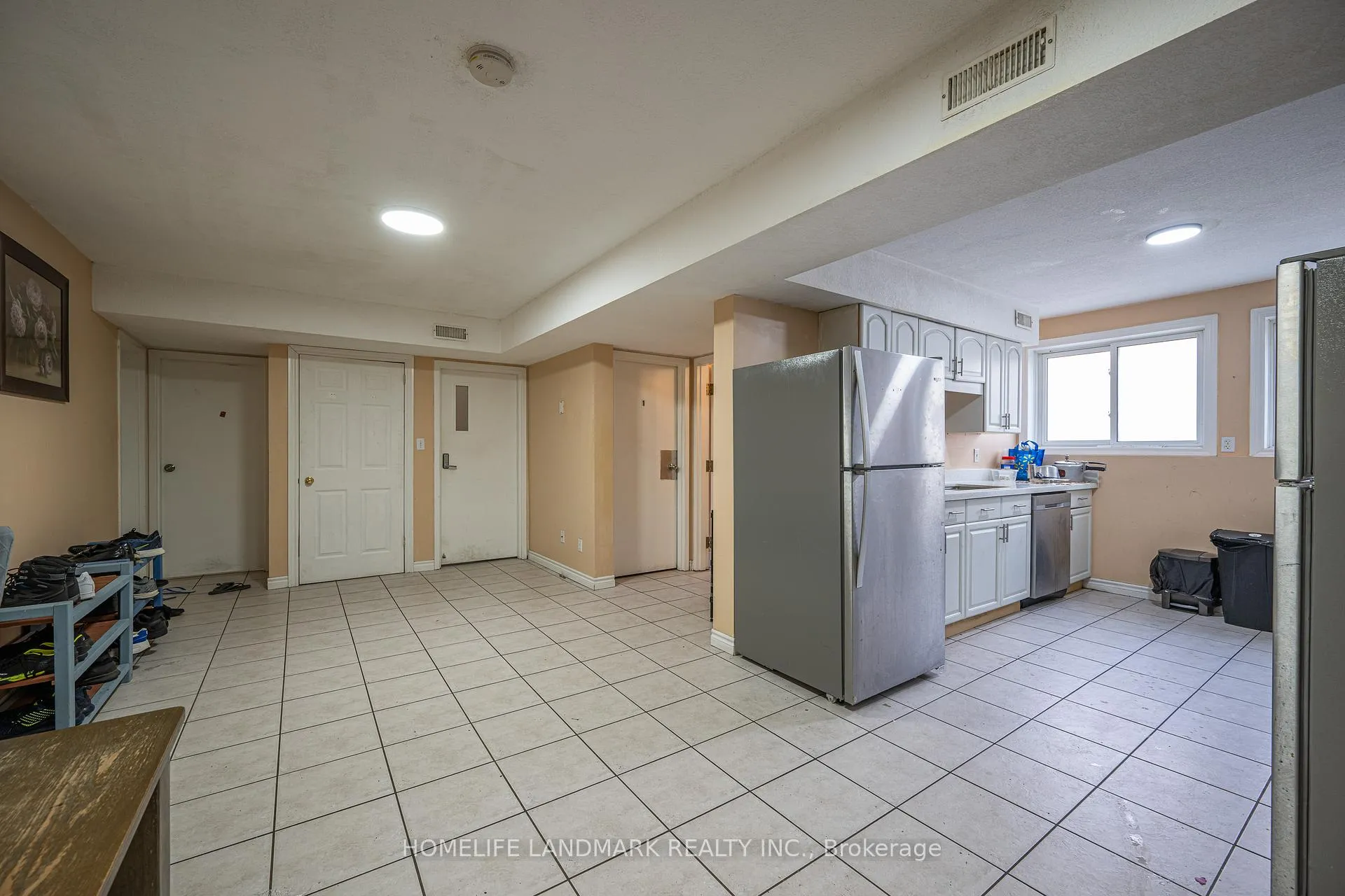 Photo 15 of 151 University Avenue E, Waterloo — HOMEH