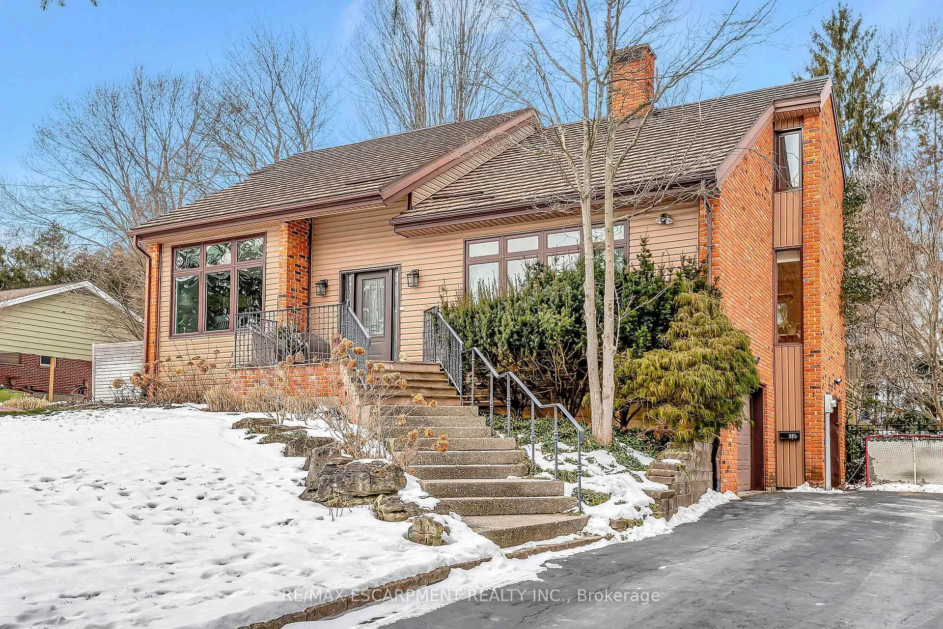 Photo 1 of 101 Hillcrest Avenue, Hamilton, Greensville — HOMEH