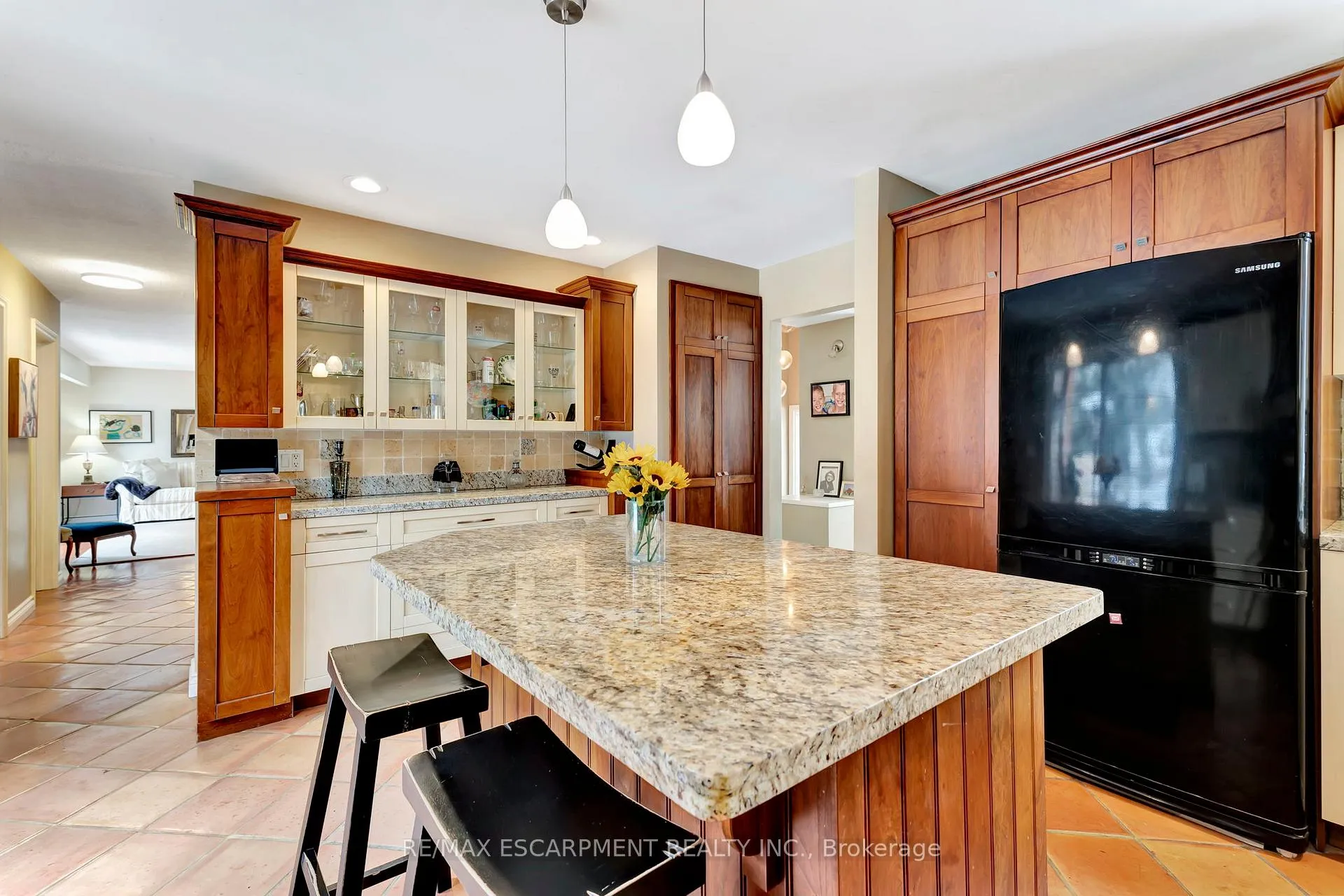 Photo 14 of 101 Hillcrest Avenue, Hamilton, Greensville — HOMEH