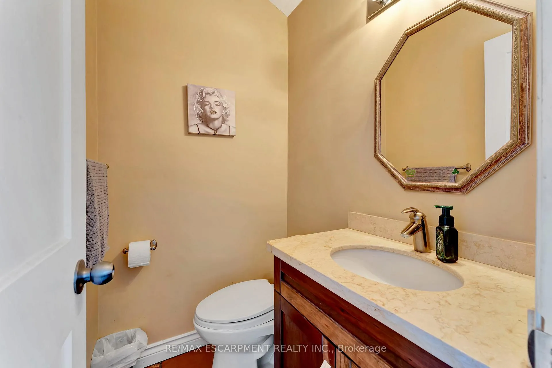 Photo 24 of 101 Hillcrest Avenue, Hamilton, Greensville — HOMEH