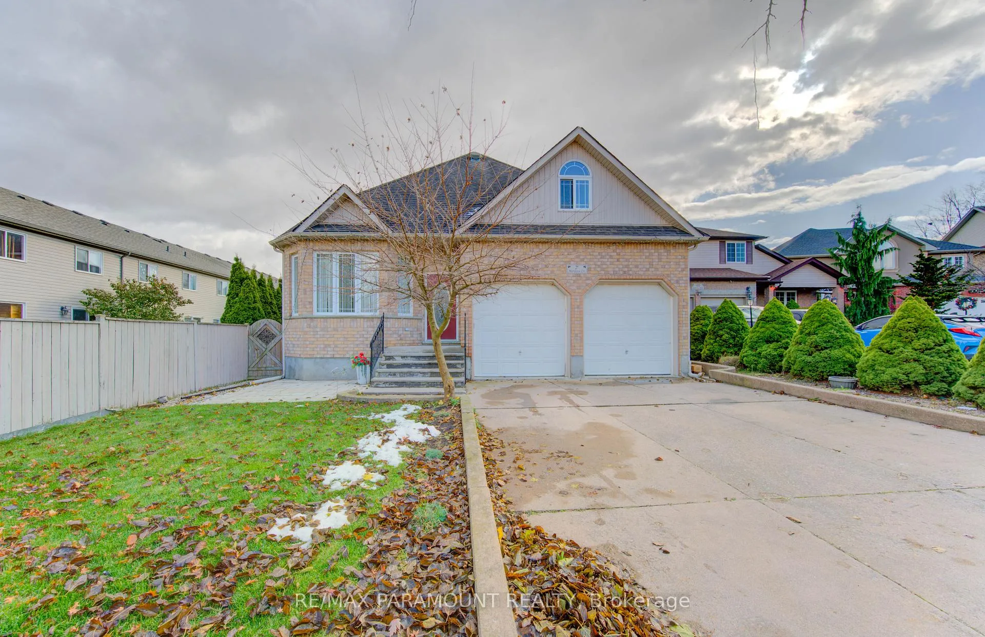 Photo 1 of 7 Mariposa Court, Kitchener, Larentian West — HOMEH