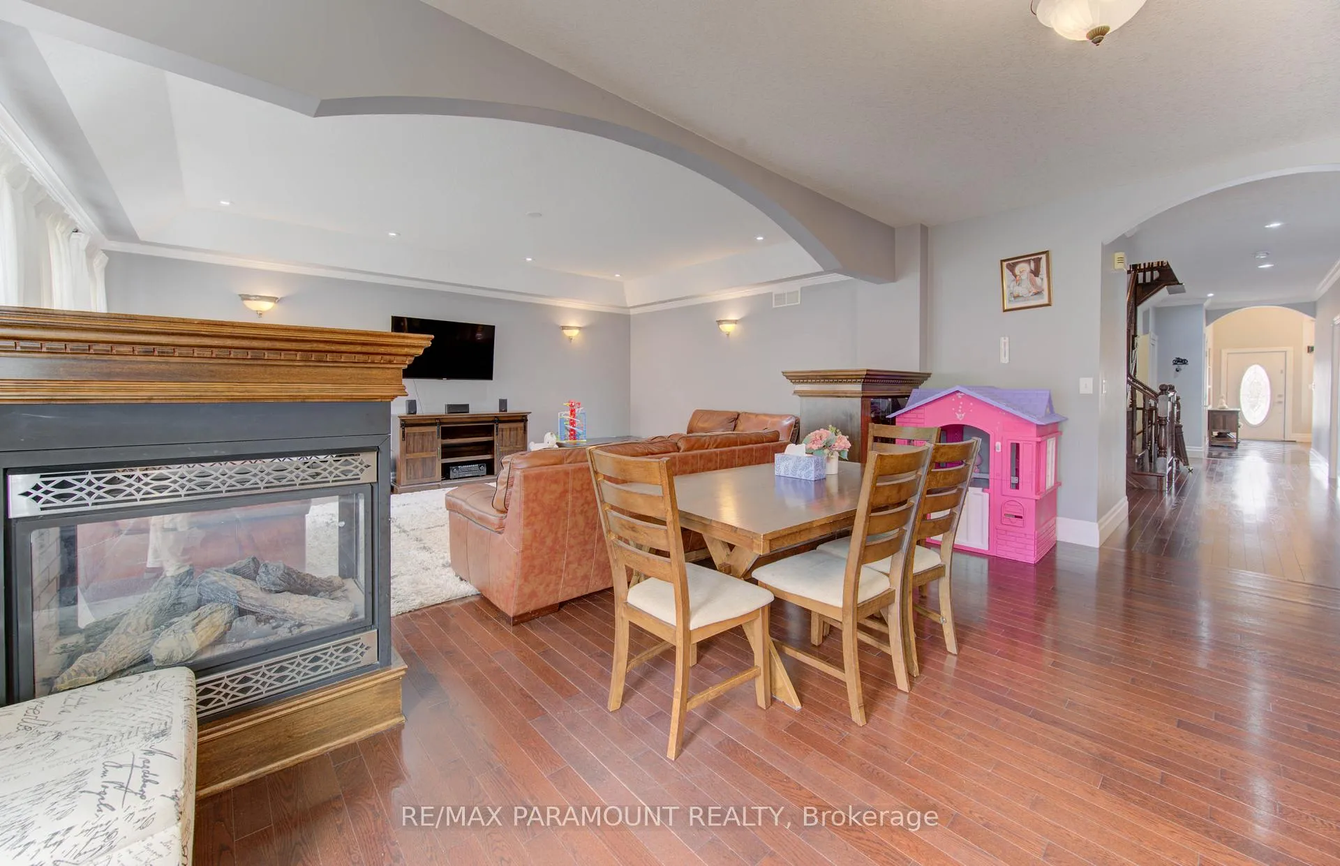 Photo 9 of 7 Mariposa Court, Kitchener, Larentian West — HOMEH
