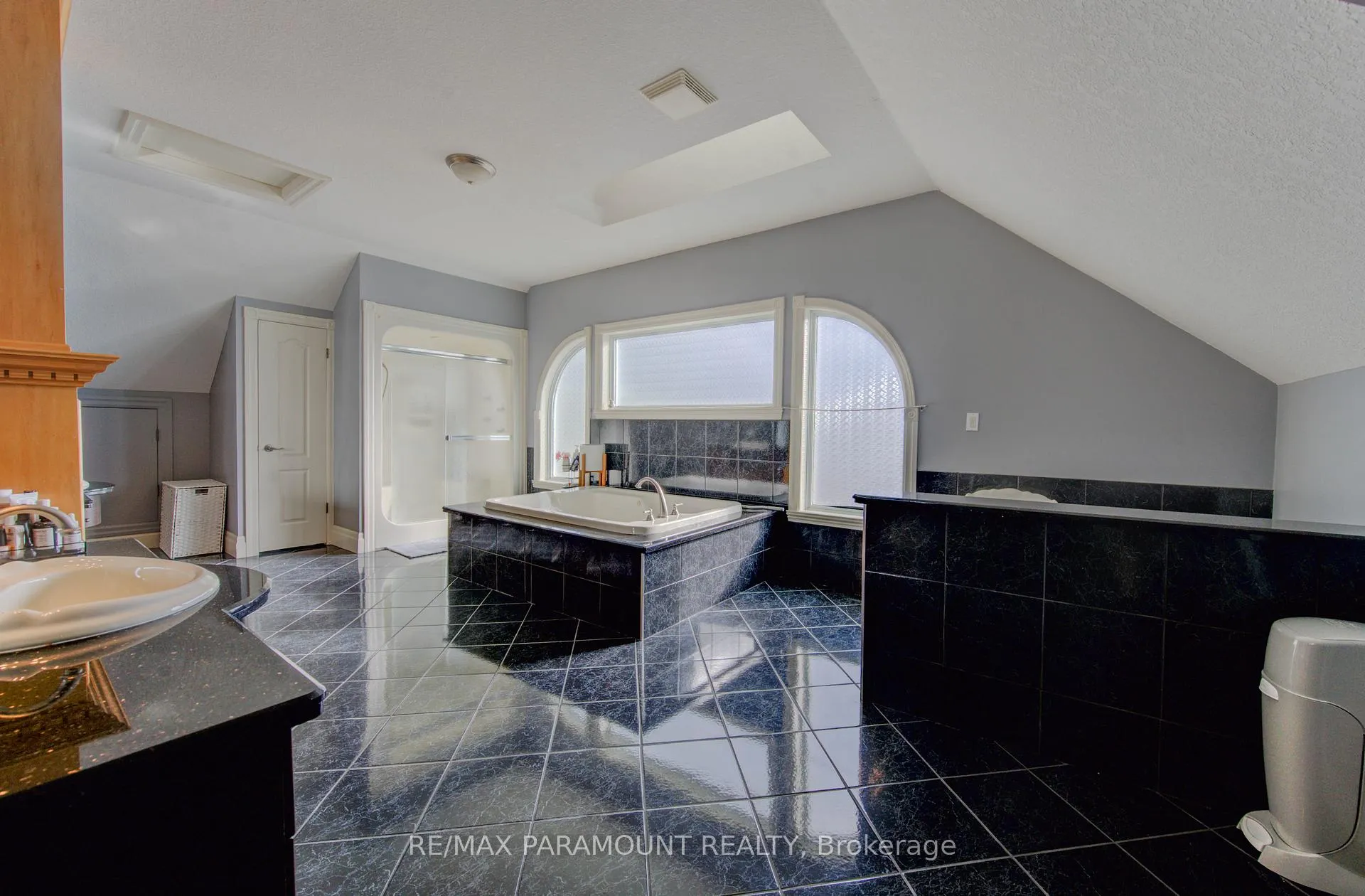Photo 27 of 7 Mariposa Court, Kitchener, Larentian West — HOMEH