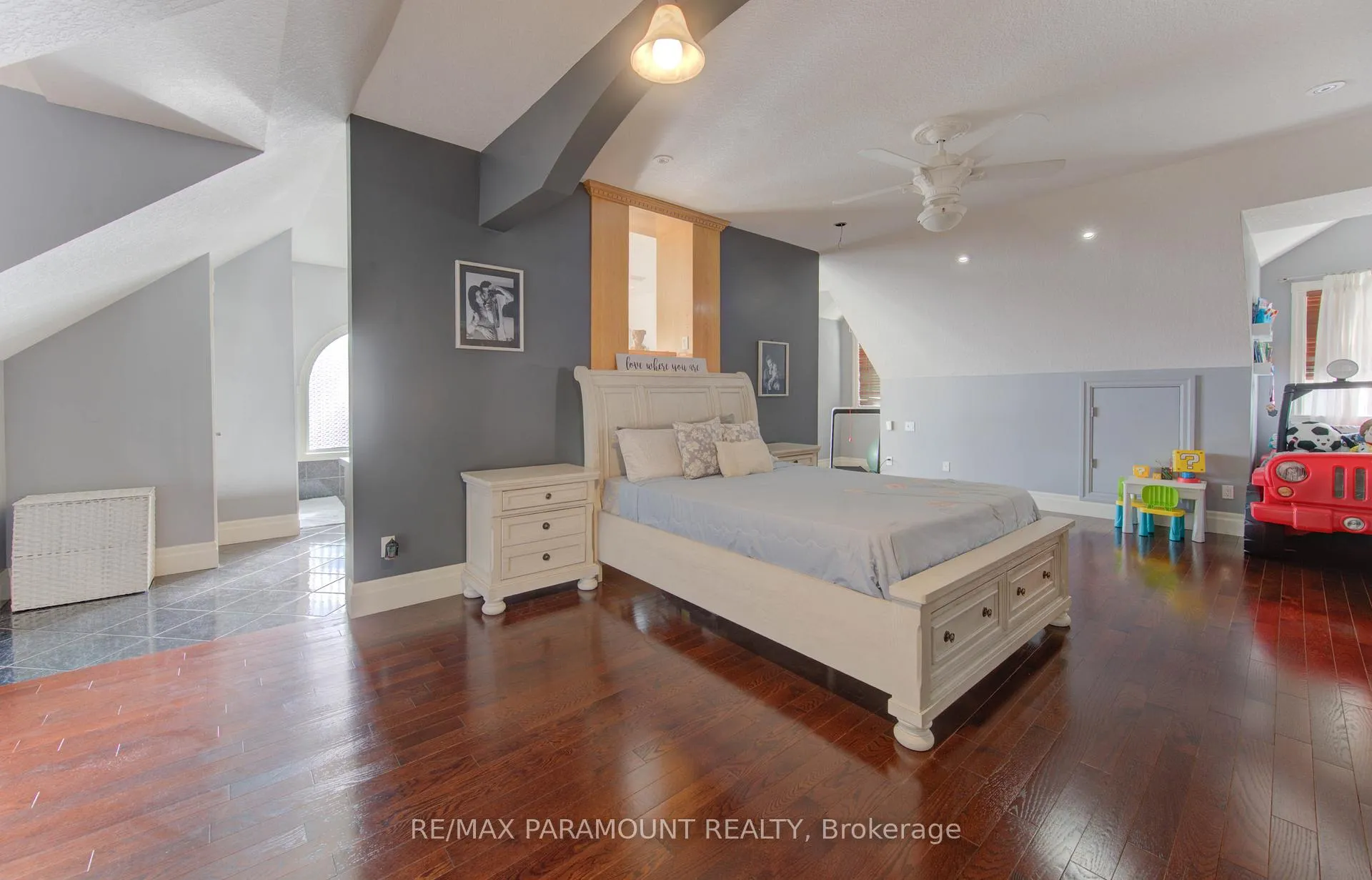 Photo 32 of 7 Mariposa Court, Kitchener, Larentian West — HOMEH