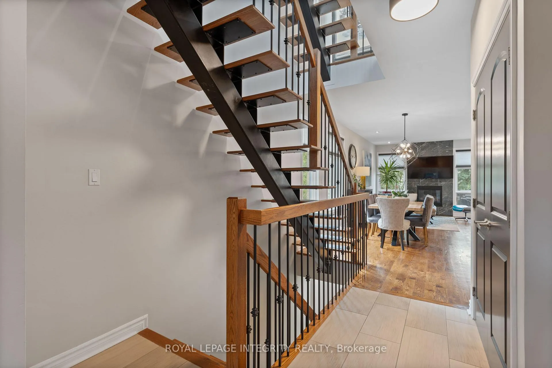 Photo 4 of 823 Petra Private, Ottawa, Kanata - Kanata Lakes/Heritage Hills — HOMEH