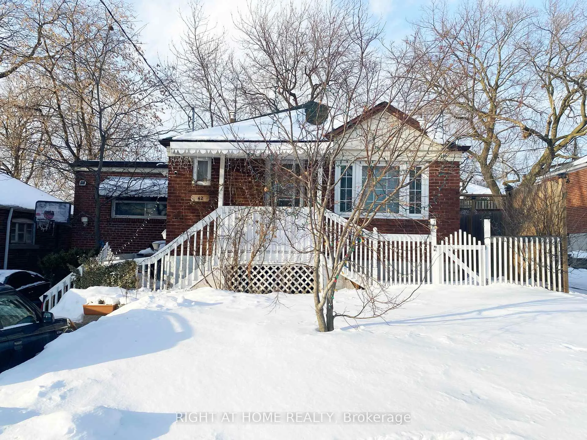 Photo 2 of 42 Yardley Avenue, Toronto, O'Connor-Parkview — HOMEH