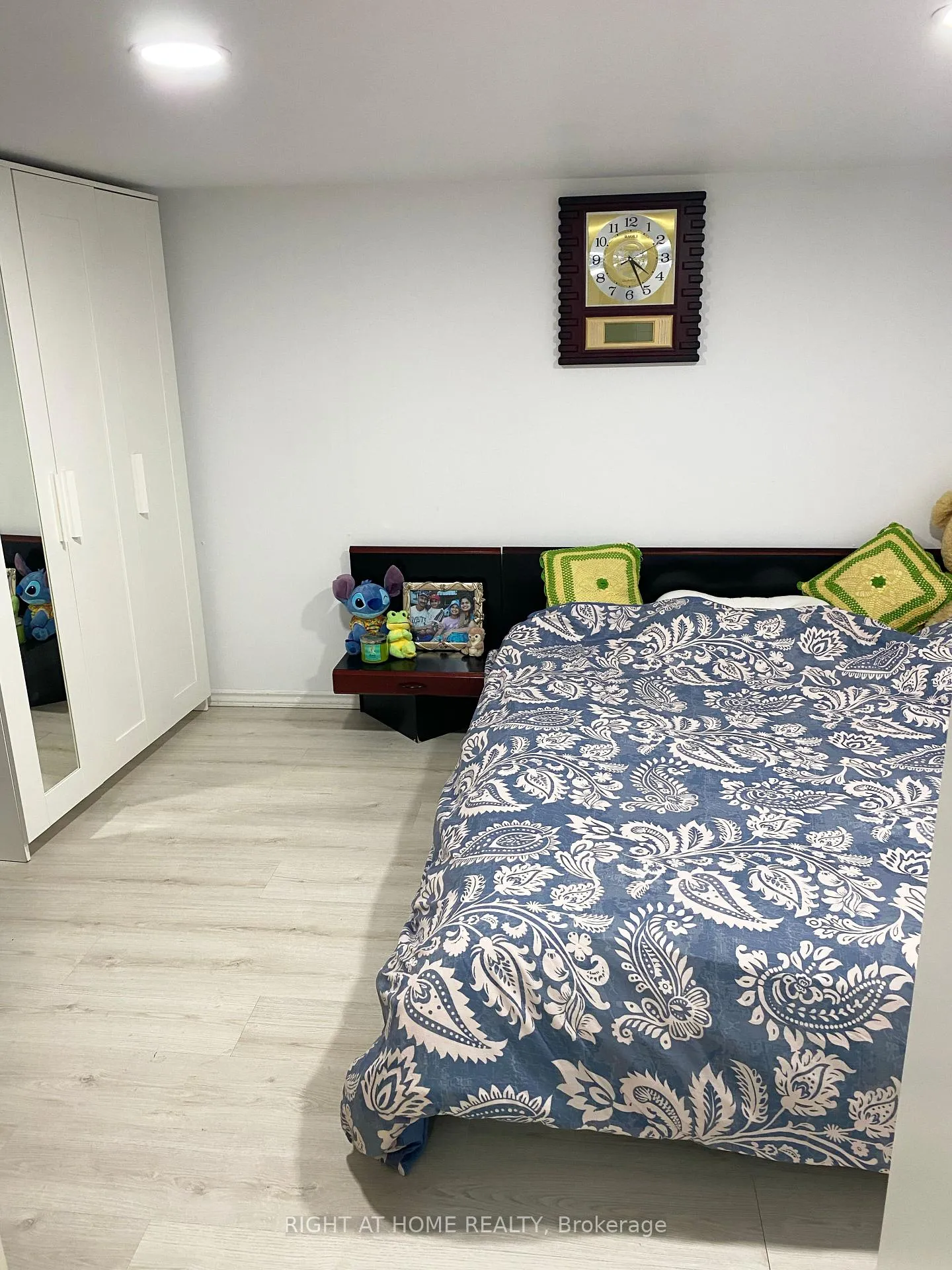 Photo 12 of 42 Yardley Avenue, Toronto, O'Connor-Parkview — HOMEH