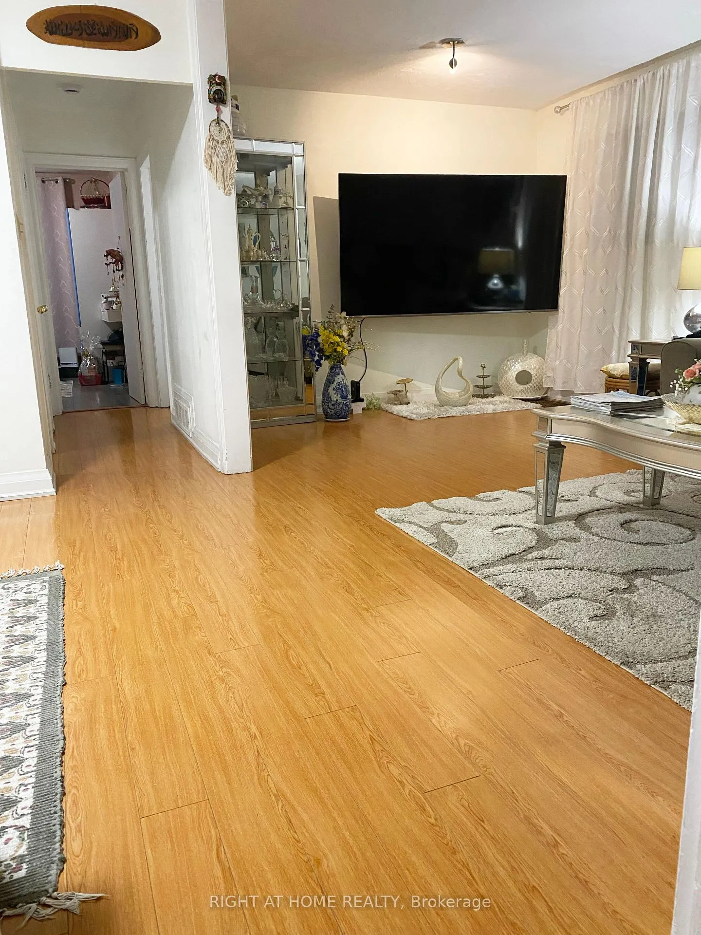 Photo 16 of 42 Yardley Avenue, Toronto, O'Connor-Parkview — HOMEH