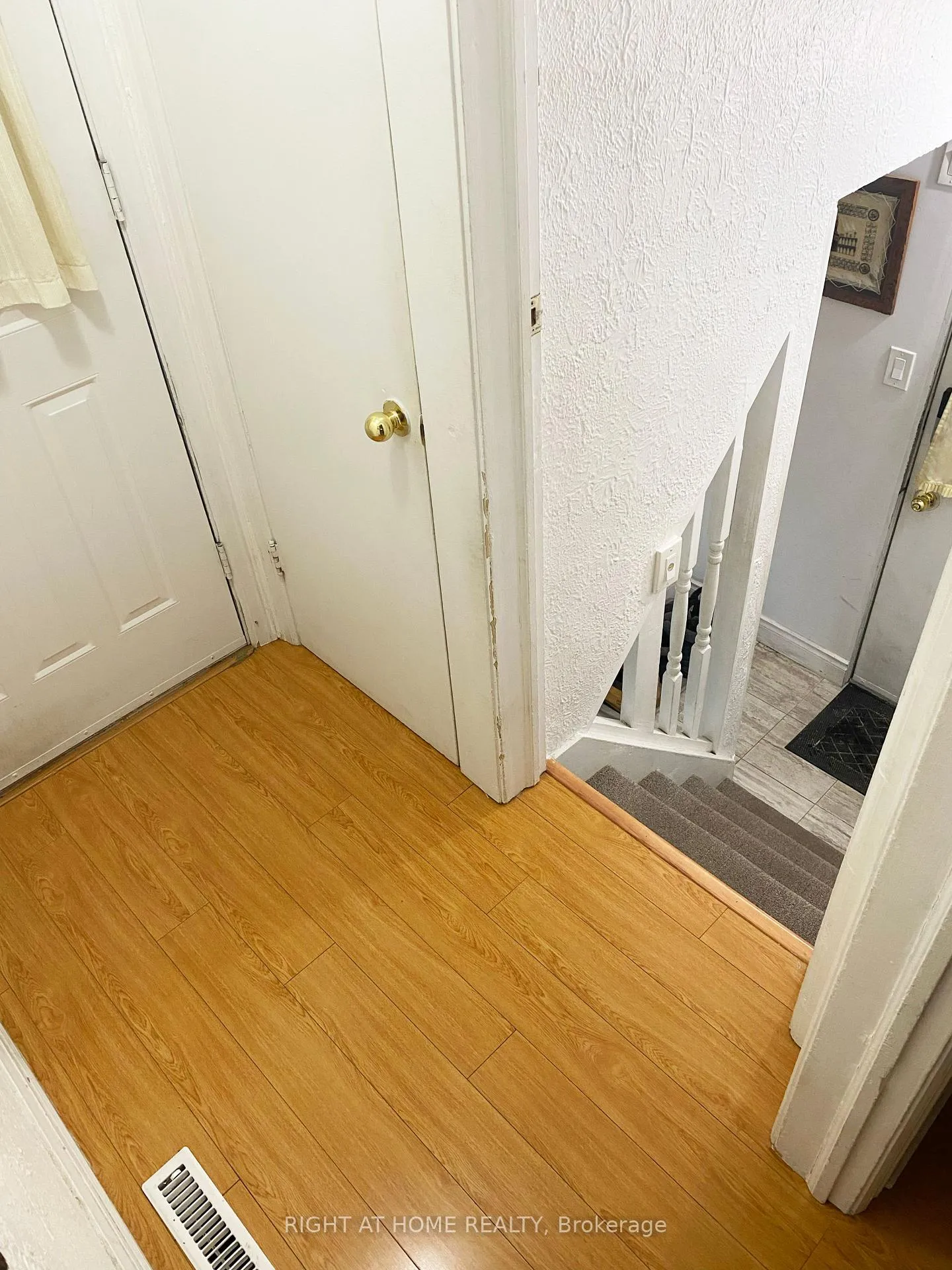 Photo 21 of 42 Yardley Avenue, Toronto, O'Connor-Parkview — HOMEH
