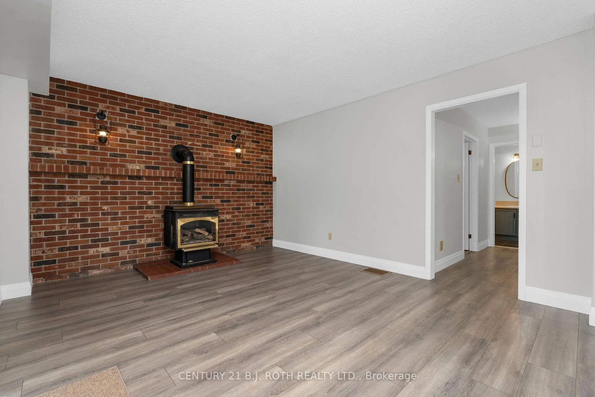 Photo 5 of 4 White Pine Place, Barrie, Codrington — HOMEH