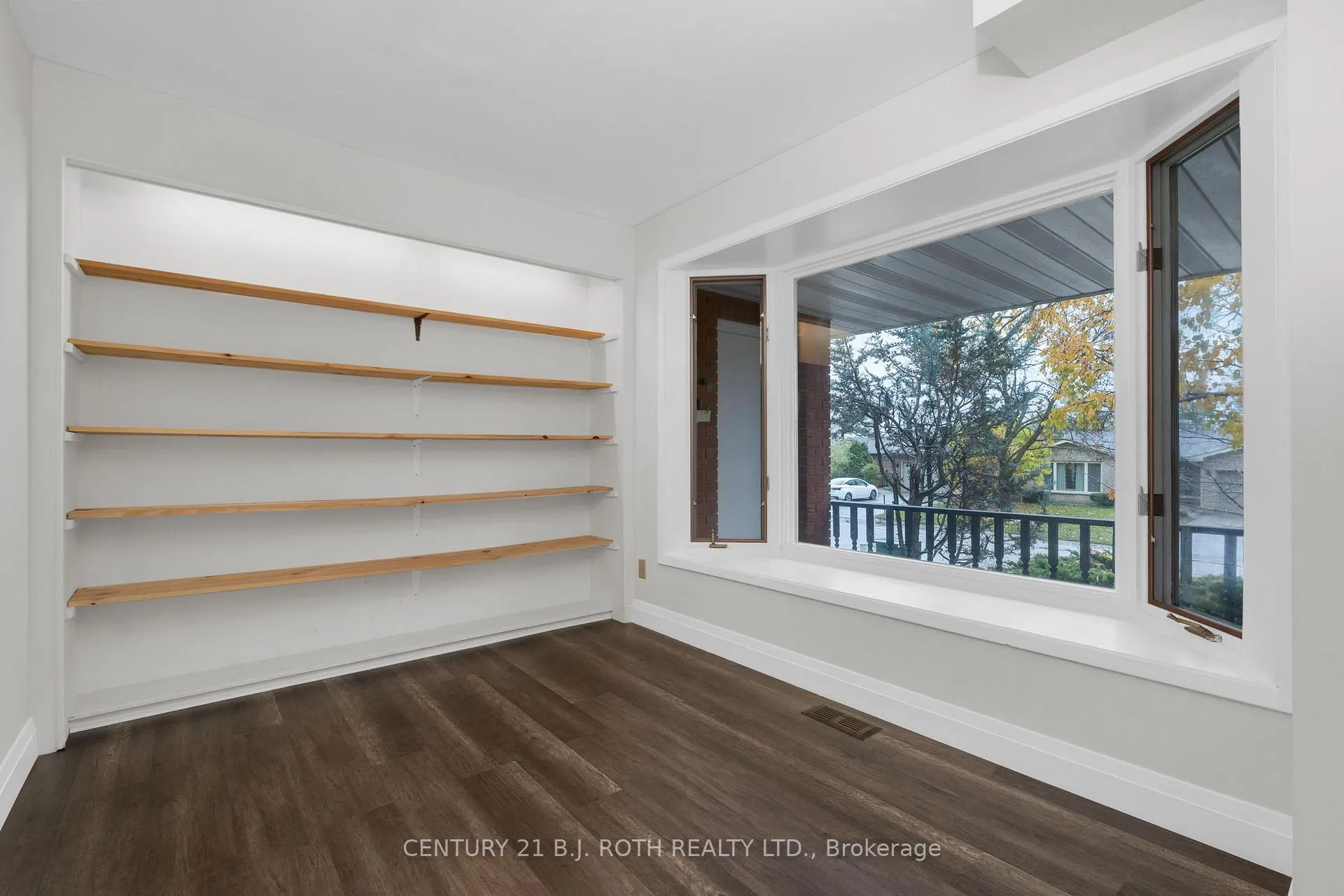 Photo 16 of 4 White Pine Place, Barrie, Codrington — HOMEH