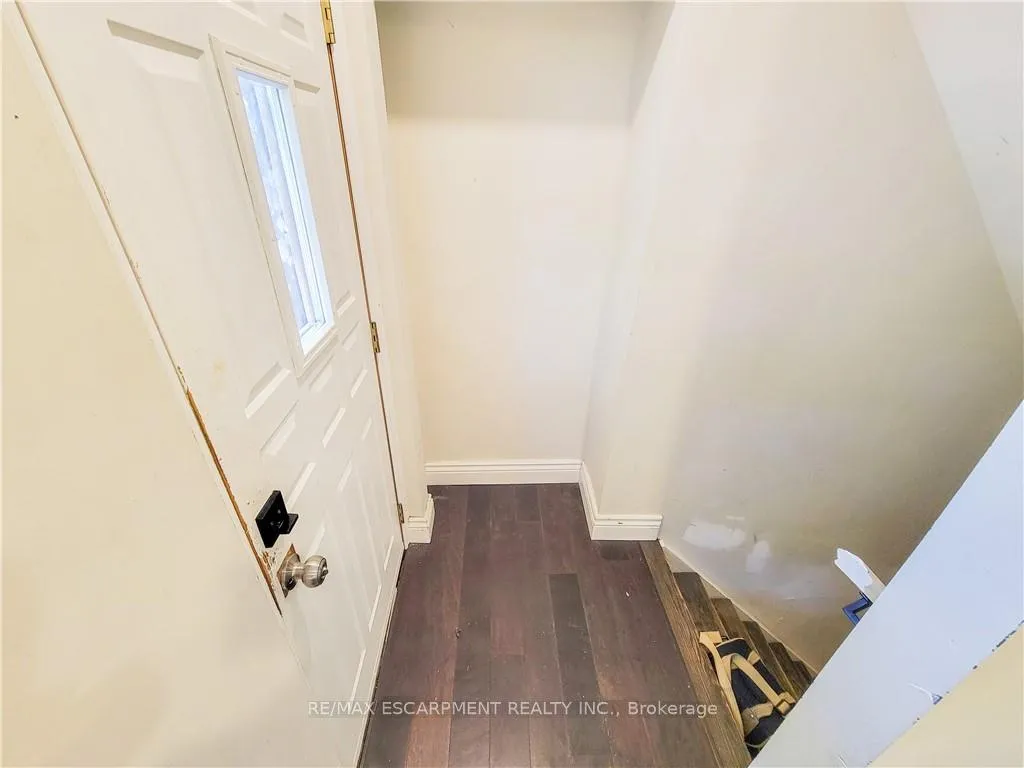 Photo 3 of 109 Terrace Drive, Hamilton, Balfour — HOMEH