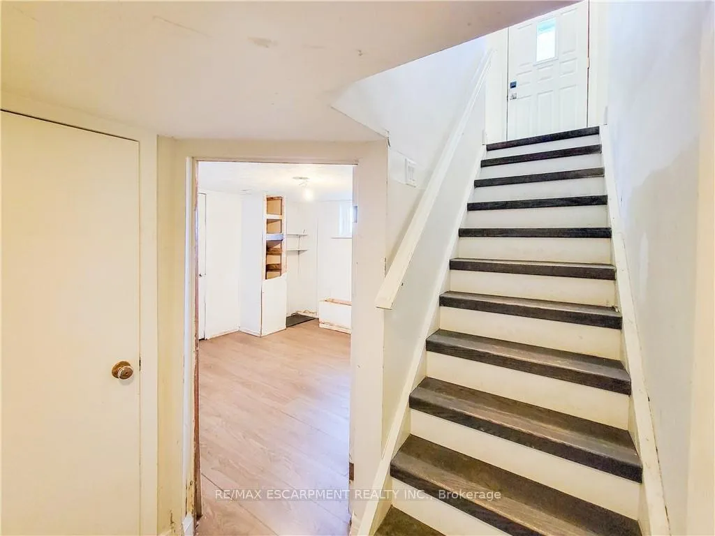 Photo 4 of 109 Terrace Drive, Hamilton, Balfour — HOMEH