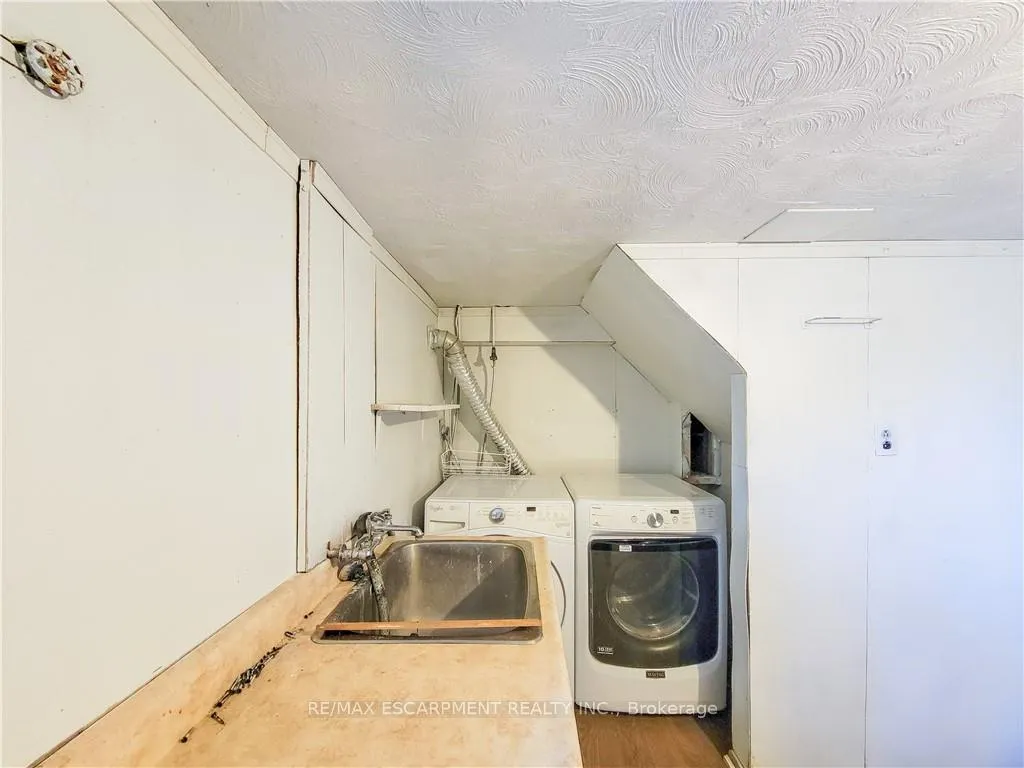 Photo 5 of 109 Terrace Drive, Hamilton, Balfour — HOMEH