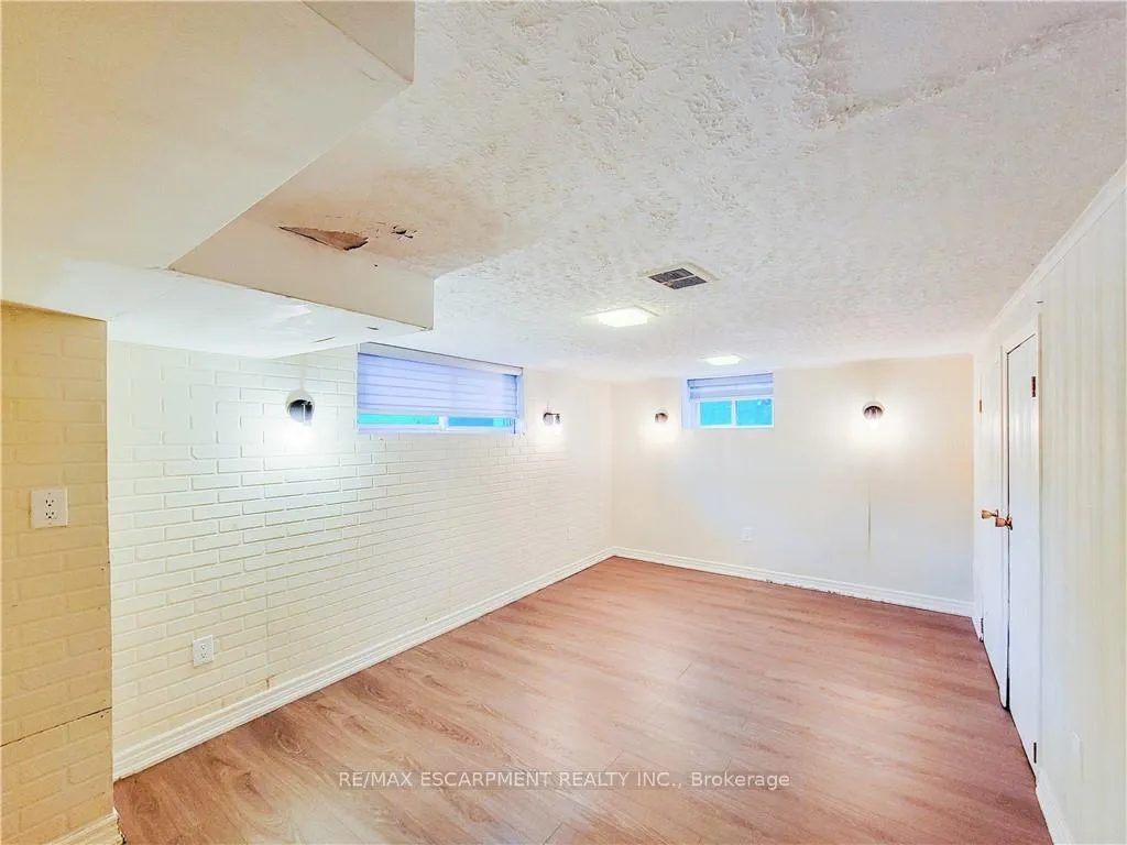 Photo 8 of 109 Terrace Drive, Hamilton, Balfour — HOMEH