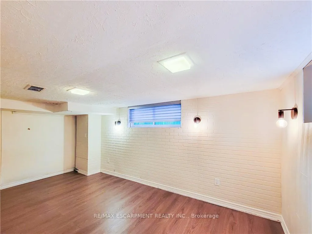 Photo 9 of 109 Terrace Drive, Hamilton, Balfour — HOMEH
