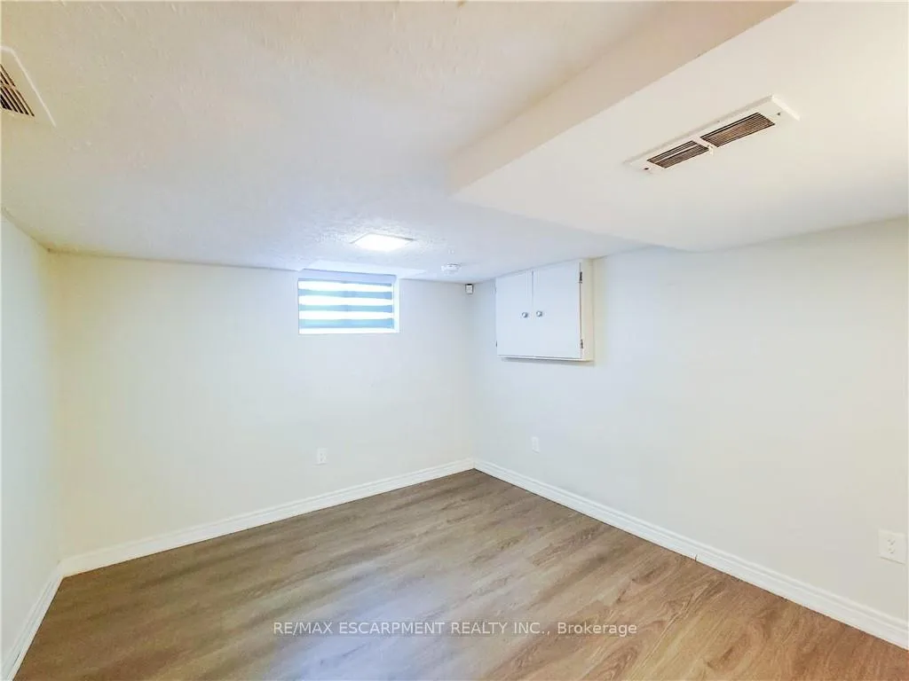 Photo 11 of 109 Terrace Drive, Hamilton, Balfour — HOMEH
