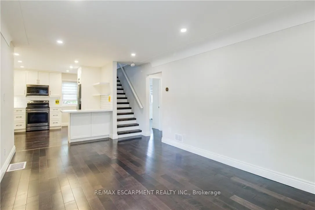Photo 19 of 109 Terrace Drive, Hamilton, Balfour — HOMEH