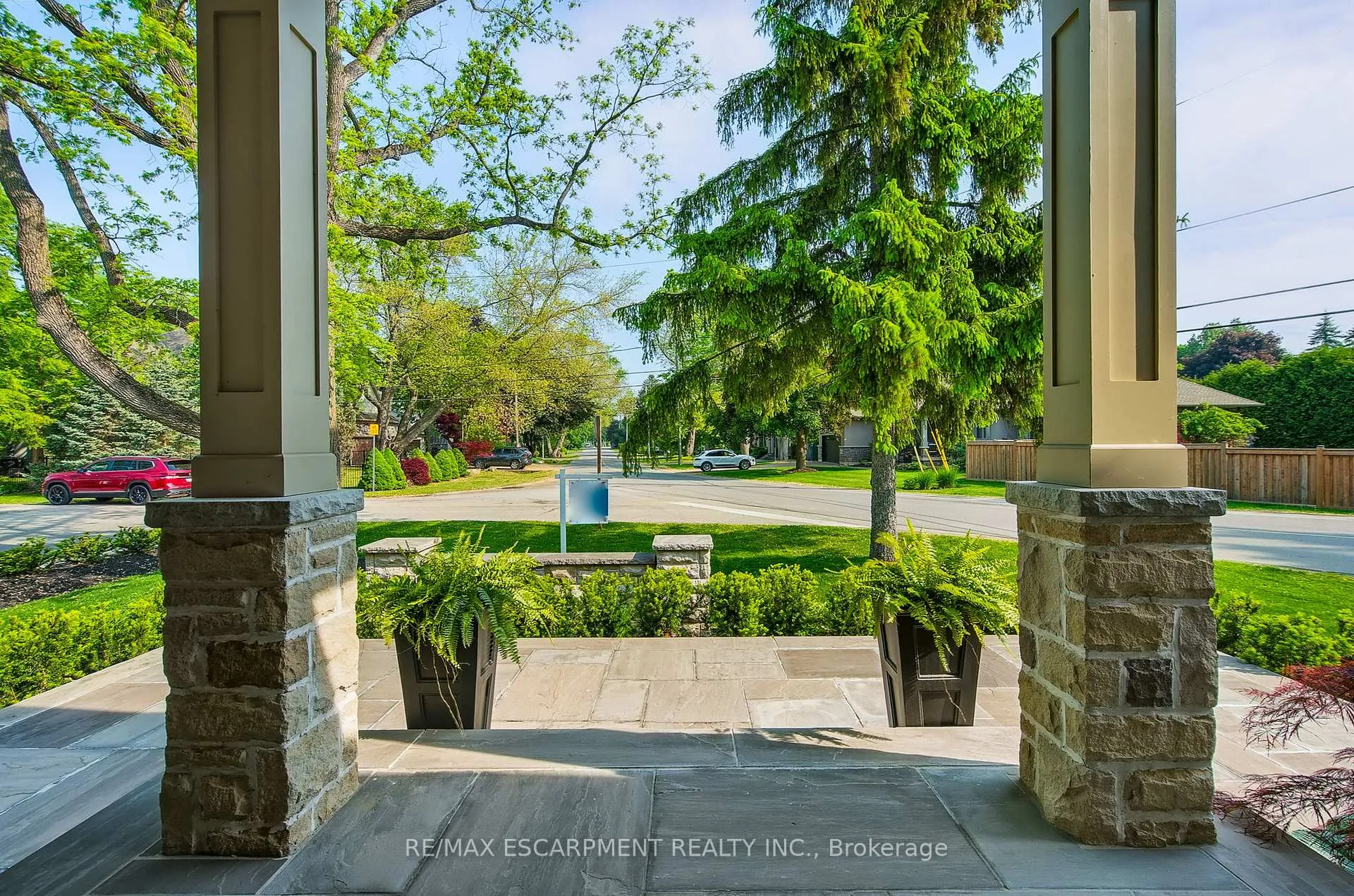 Photo 4 of 50 Lloyminn Avenue, Hamilton, Ancaster — HOMEH