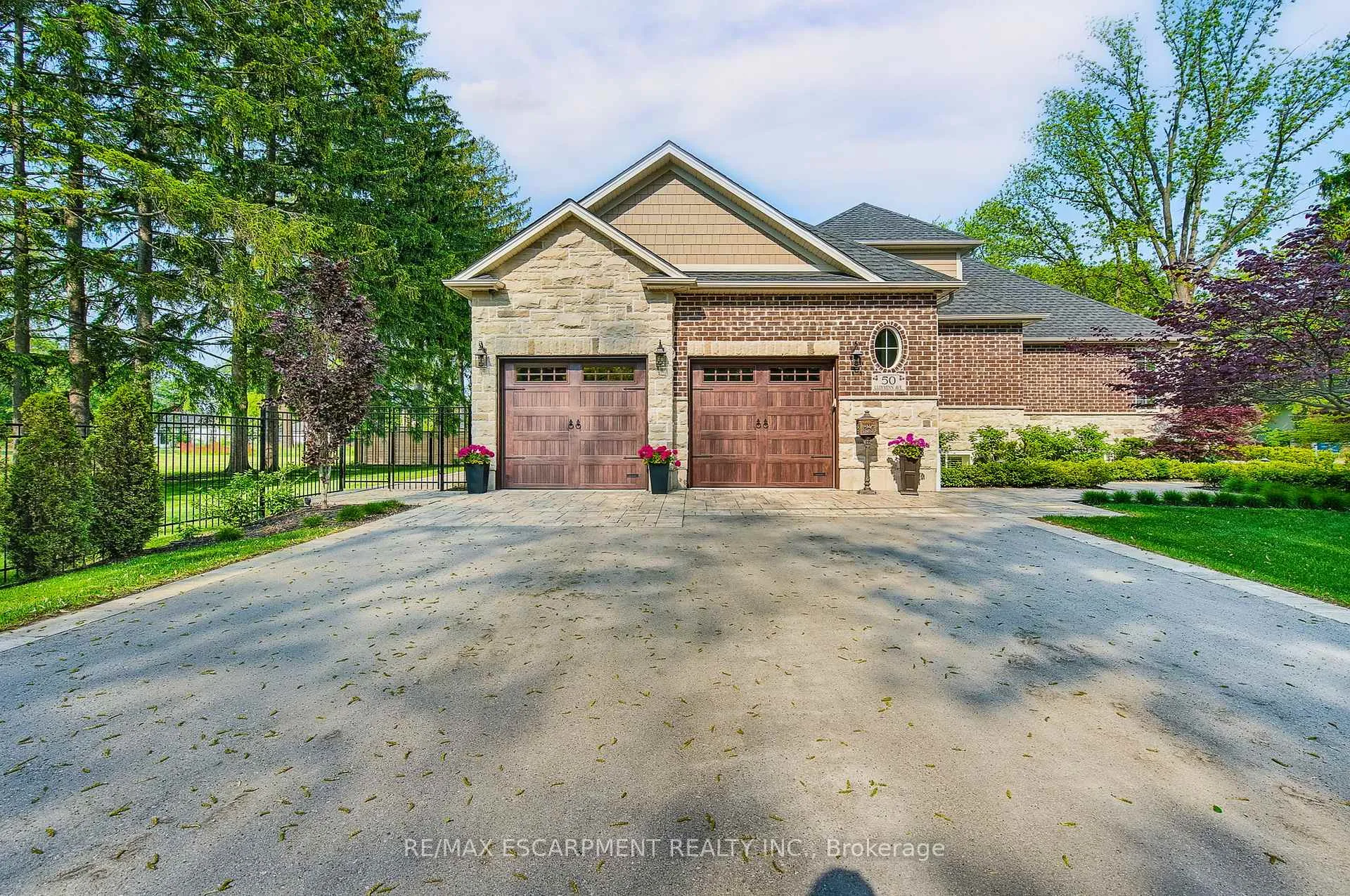Photo 6 of 50 Lloyminn Avenue, Hamilton, Ancaster — HOMEH