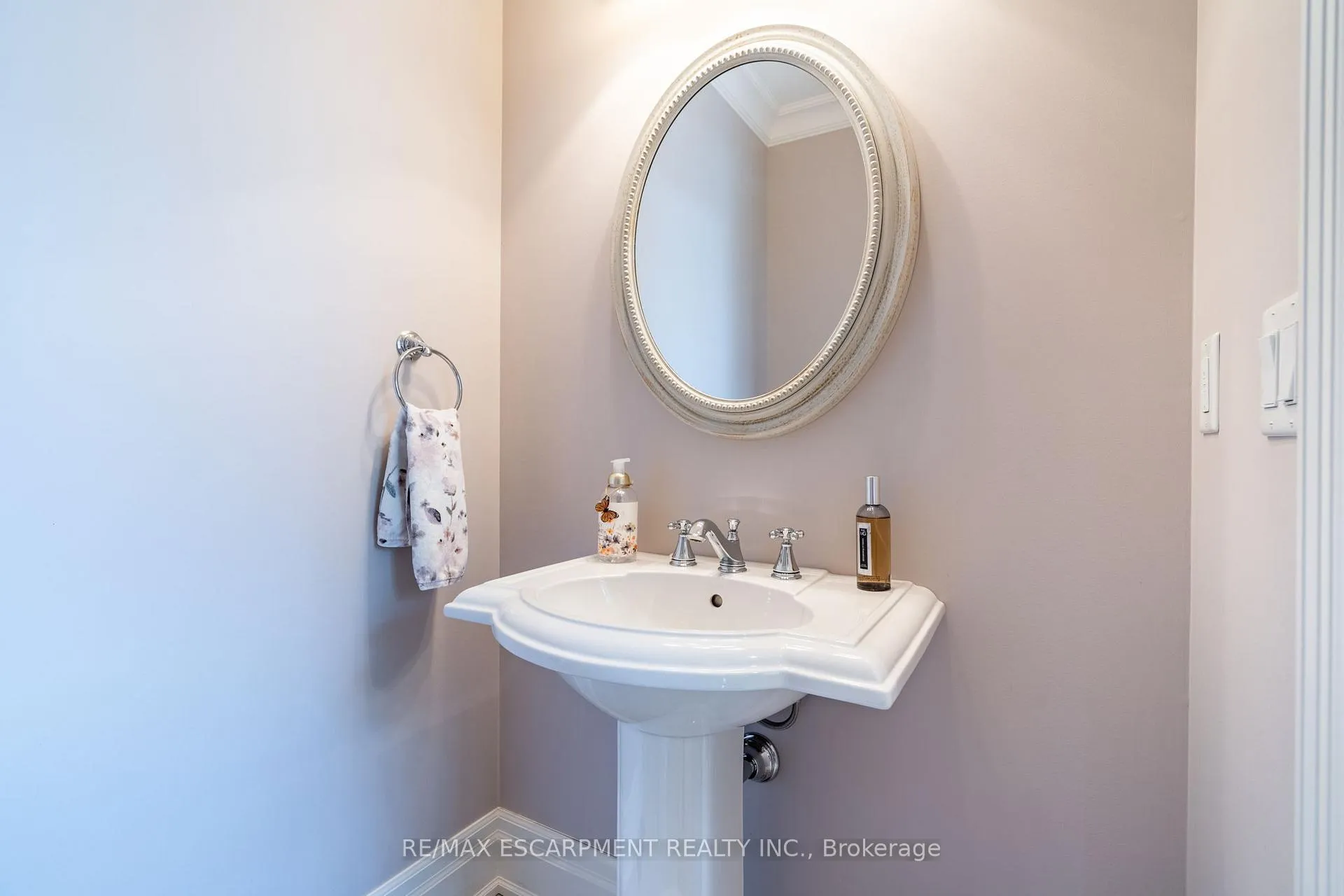 Photo 8 of 50 Lloyminn Avenue, Hamilton, Ancaster — HOMEH