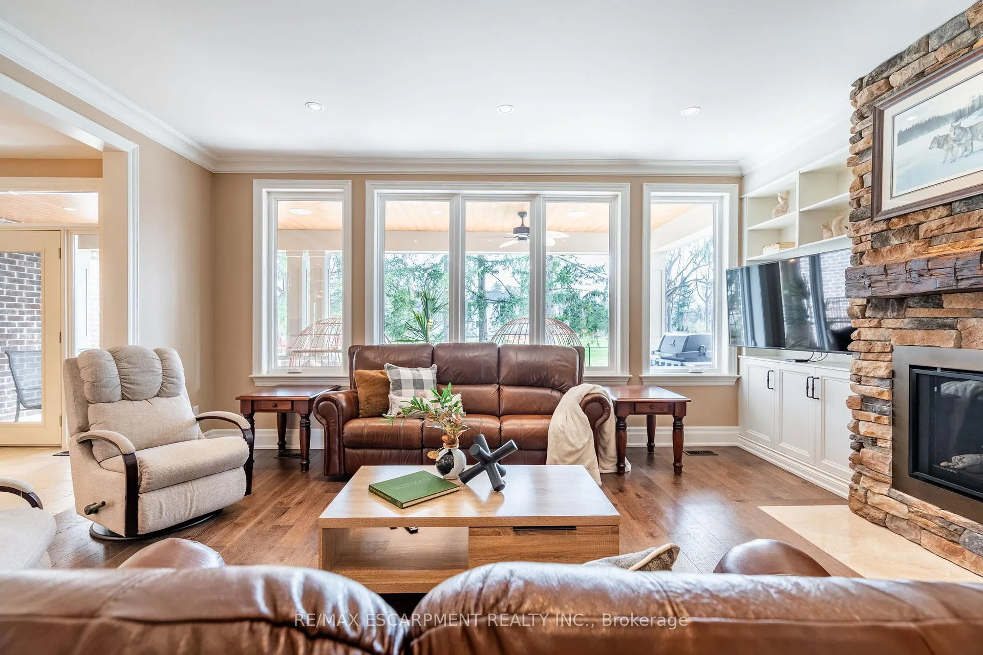 Photo 10 of 50 Lloyminn Avenue, Hamilton, Ancaster — HOMEH