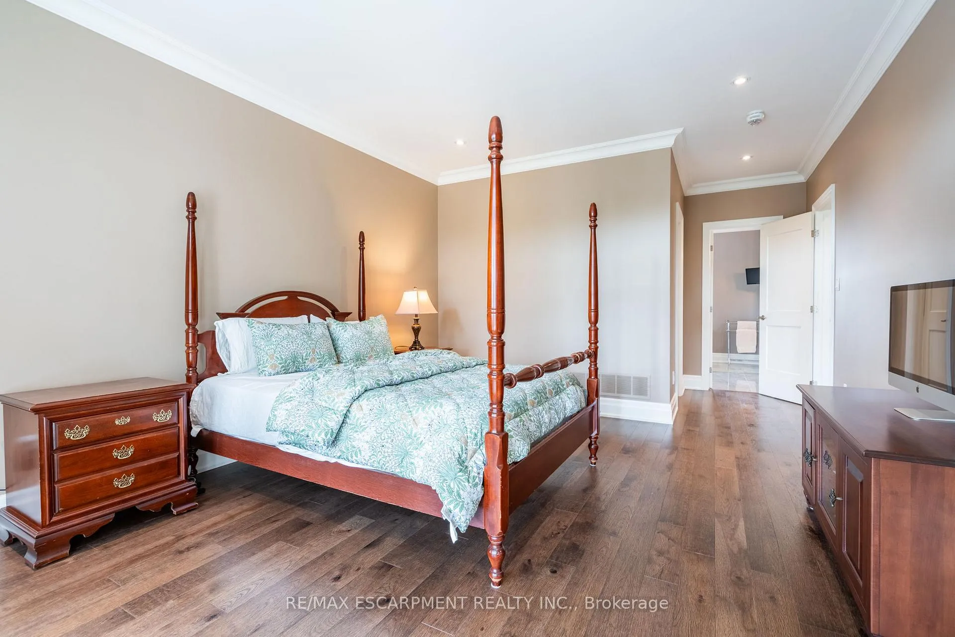 Photo 21 of 50 Lloyminn Avenue, Hamilton, Ancaster — HOMEH