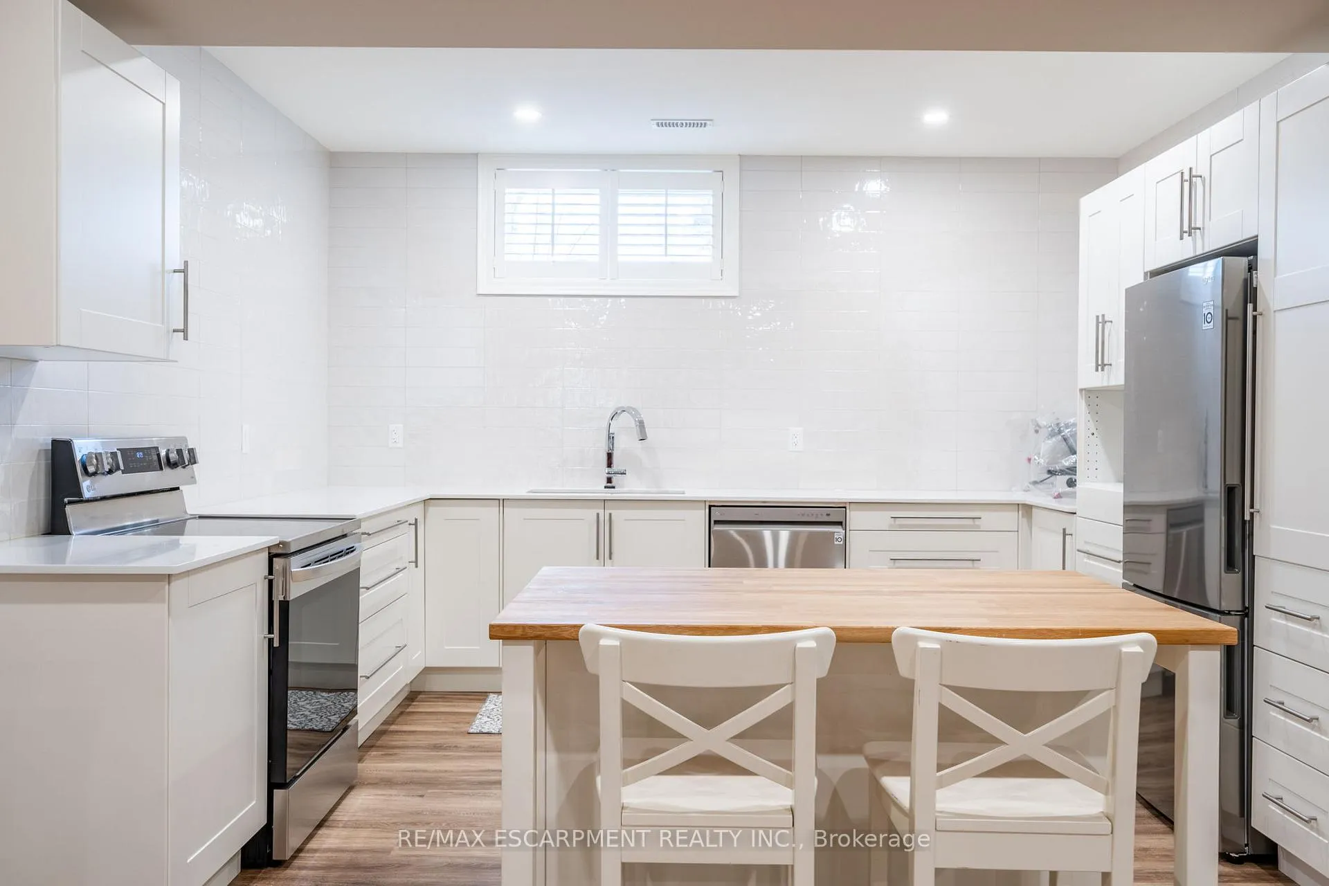 Photo 37 of 50 Lloyminn Avenue, Hamilton, Ancaster — HOMEH