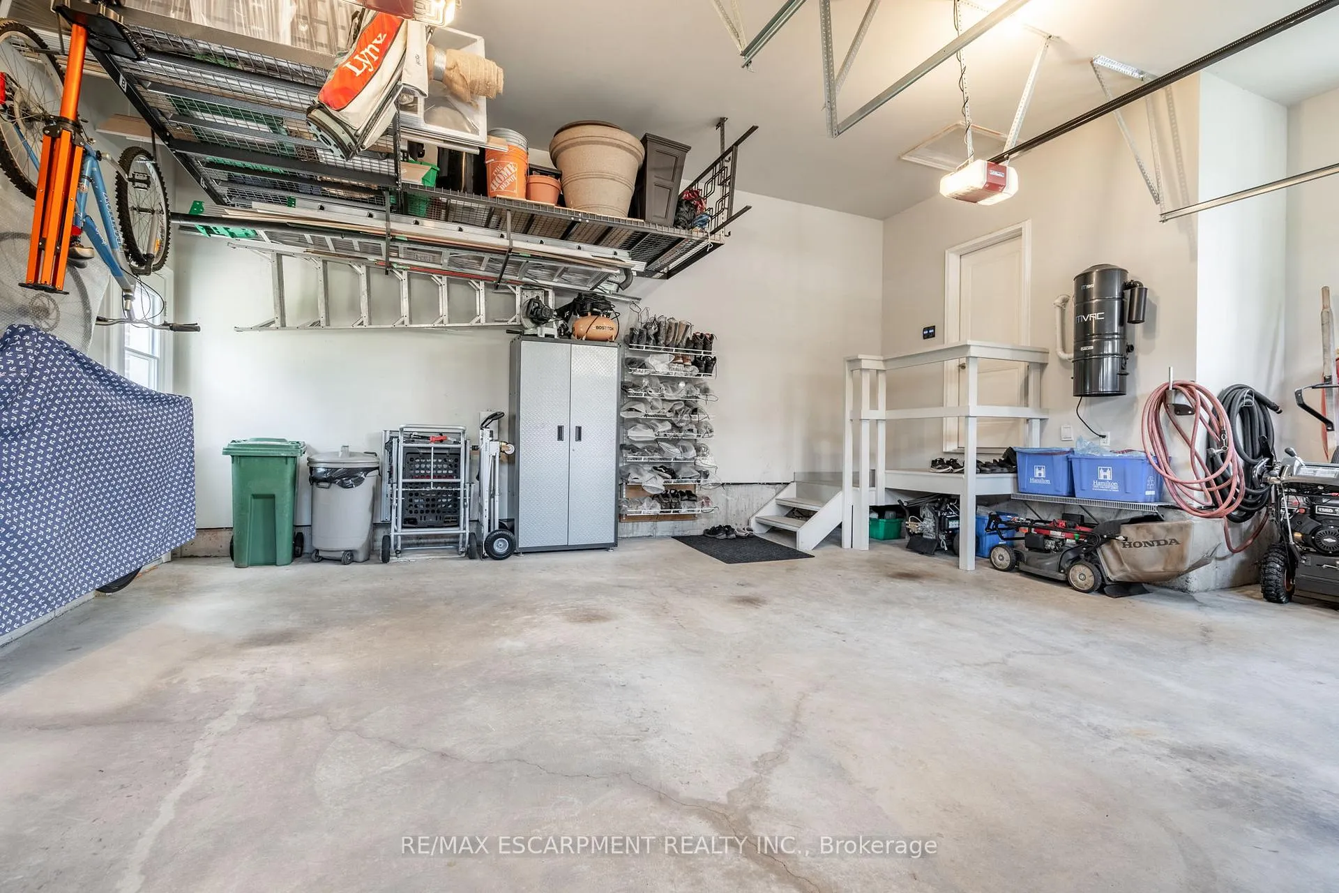 Photo 40 of 50 Lloyminn Avenue, Hamilton, Ancaster — HOMEH