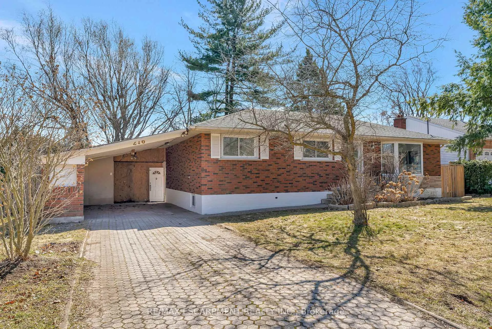 Photo 2 of 216 Sioux Road, Hamilton, Ancaster — HOMEH