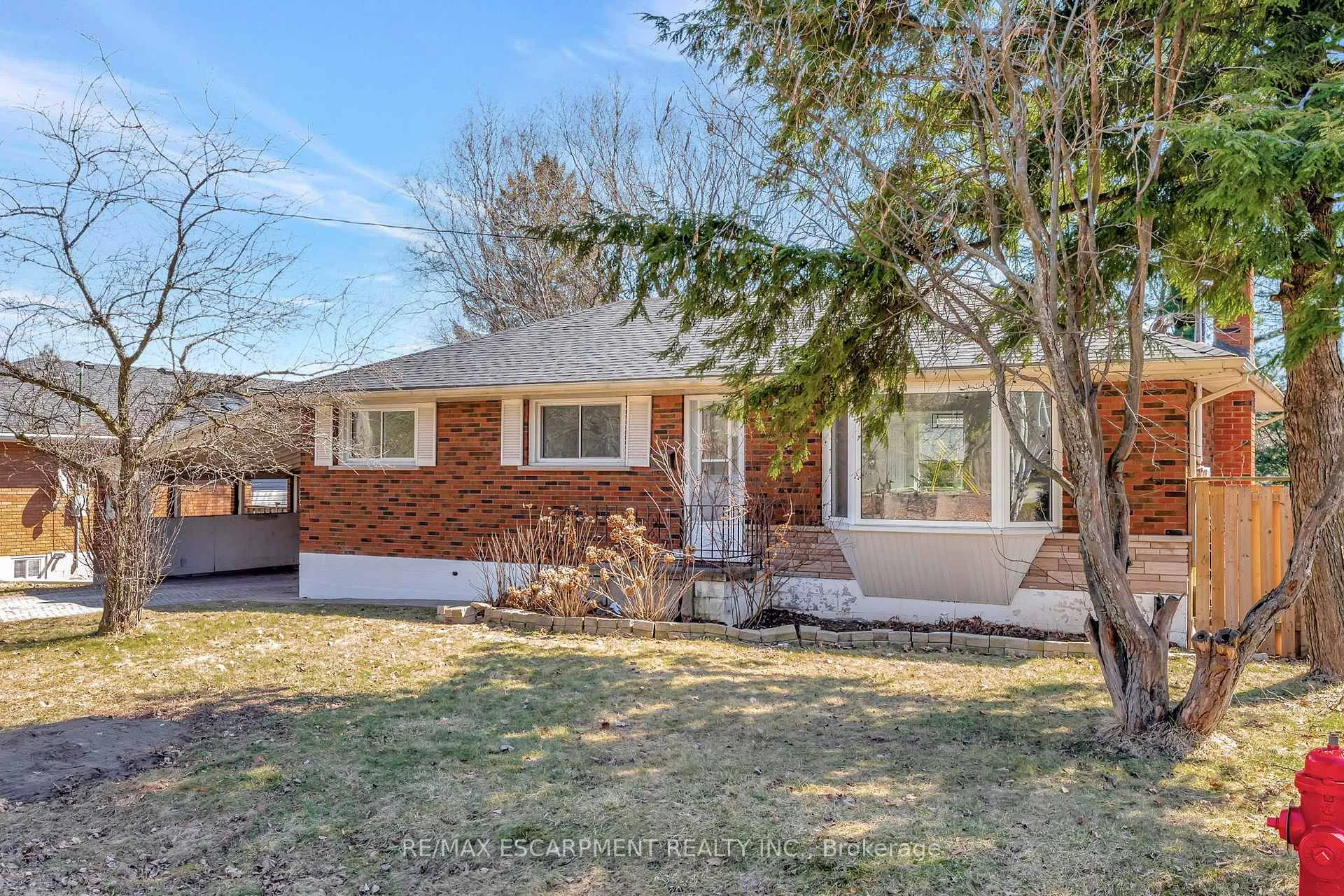 Photo 3 of 216 Sioux Road, Hamilton, Ancaster — HOMEH
