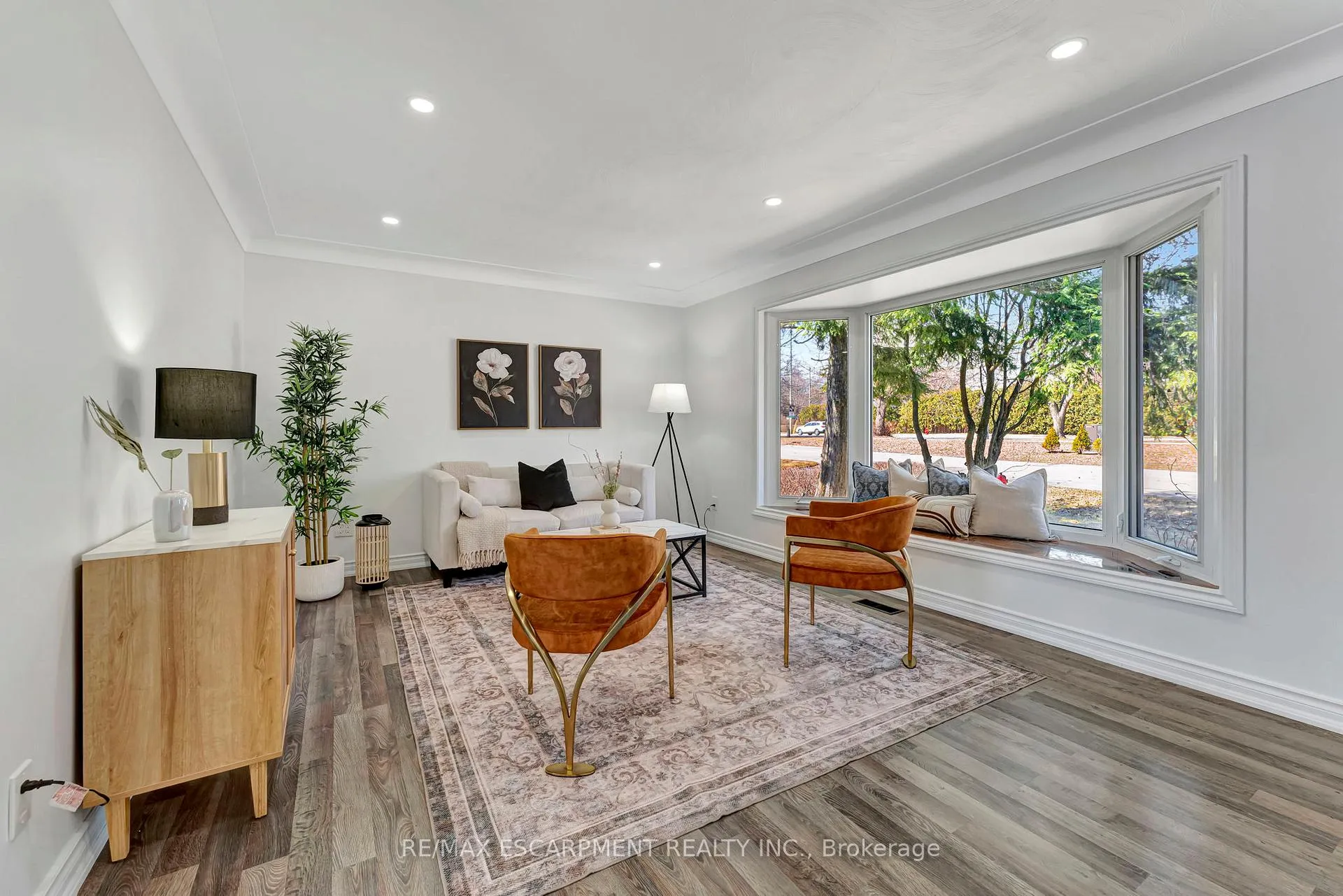 Photo 7 of 216 Sioux Road, Hamilton, Ancaster — HOMEH