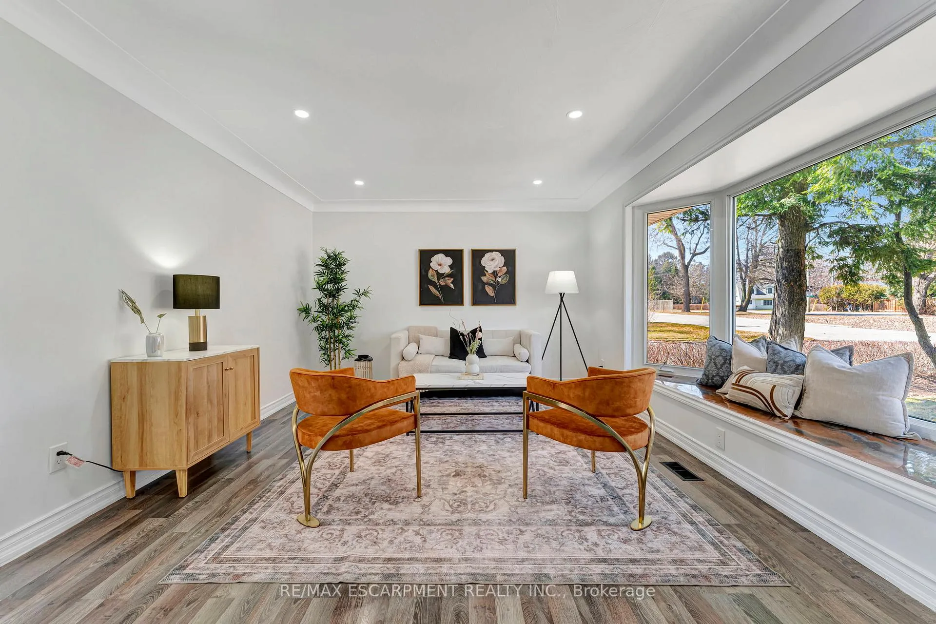 Photo 10 of 216 Sioux Road, Hamilton, Ancaster — HOMEH